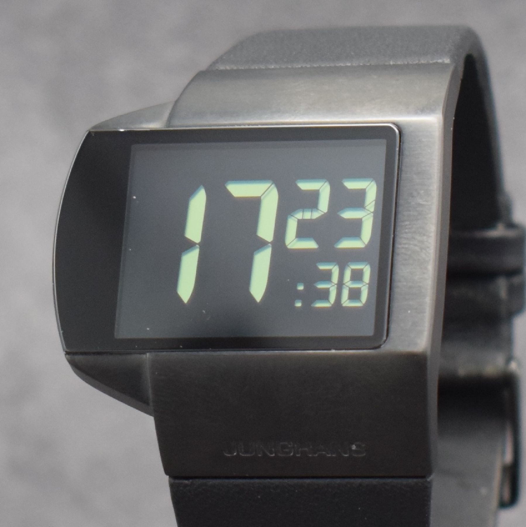 Detail c: JUNGHANS Funk-Herrenarmbanduhr Mega Futura Referenz 026/4104.00, Deutschland um 2015, PVD-beschichtetes Edelstahlgeh. inkl. orig. Lederband m. orig. ...