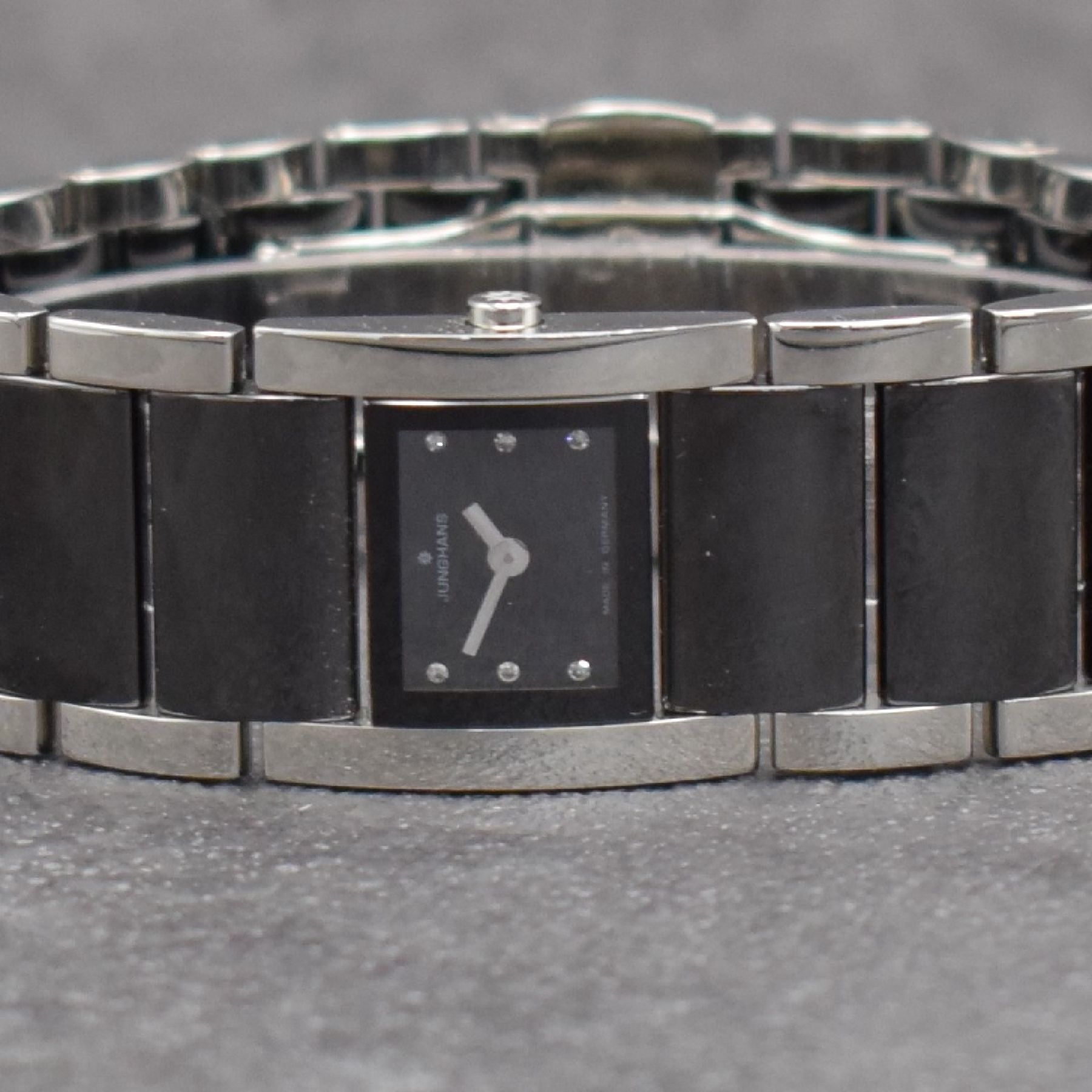 Detail a: JUNGHANS Damenarmbanduhr Collection Anytime Referenz 047/1512.44, Deutschland um 2018, quarz, Edelstahl & Keramik kombiniert, Gliederband m. dopp. ...