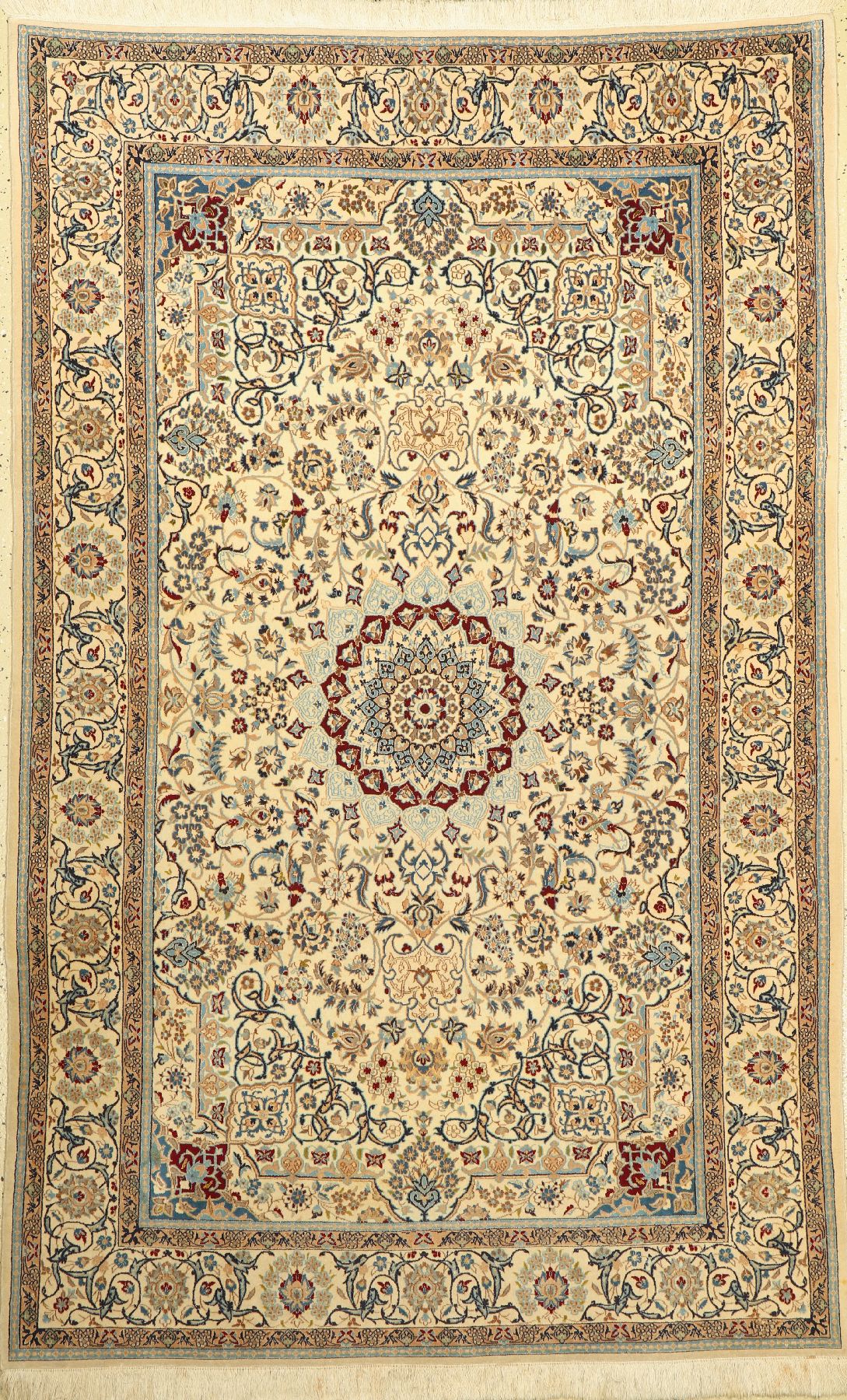 Nain fein(6 La), Persien, ca. 60 Jahre, Korkwolle mit Seide, ca. 204 x 130 cm, minimaler Mottenfraß.