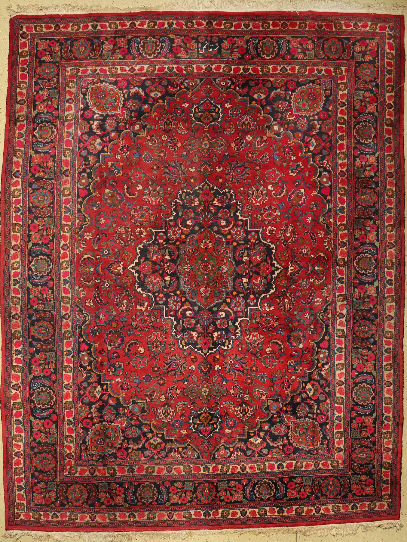 Mesched Signiert(Ghasemi), Persien, ca. 60 Jahre, Wolle auf Baumwolle, ca. 397 x 304 cm, EHZ: 3