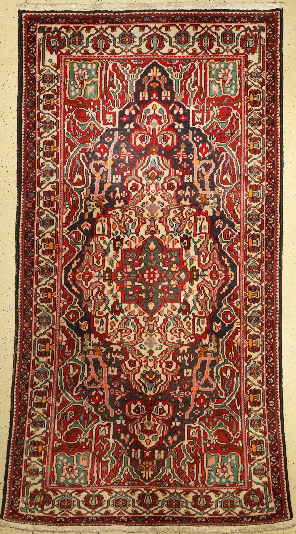 Bachtiar alt, Persien, ca. 60 Jahre, Wolle auf Baumwolle, ca. 299 x 156 cm, EHZ: 4