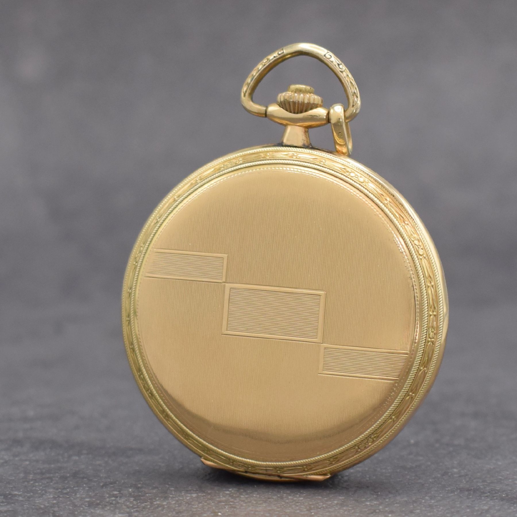 Detail c: Savonette Herrentaschenuhr in GG 585/000, Schweiz um 1930, guill. 2-Deckel Goldgeh. dell., verg. Cuv., verg. Zifferbl. m. Breguet-Std.-Zeichen ...