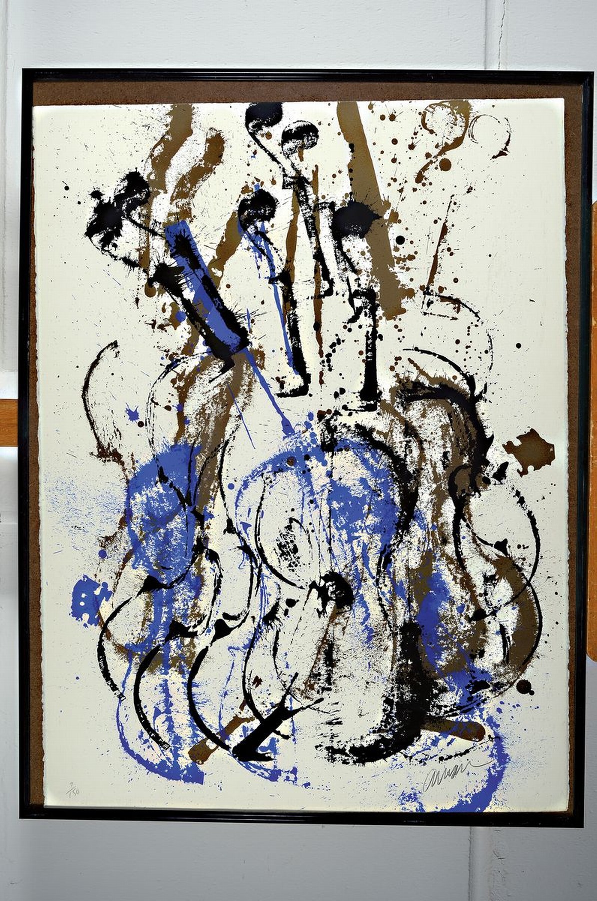 Detail k: Arman /Armand Fernandez), Violon, num. 7/150, handsigniert, Lithographie, ca. 76.2 x 56.2 cm, unter Glas