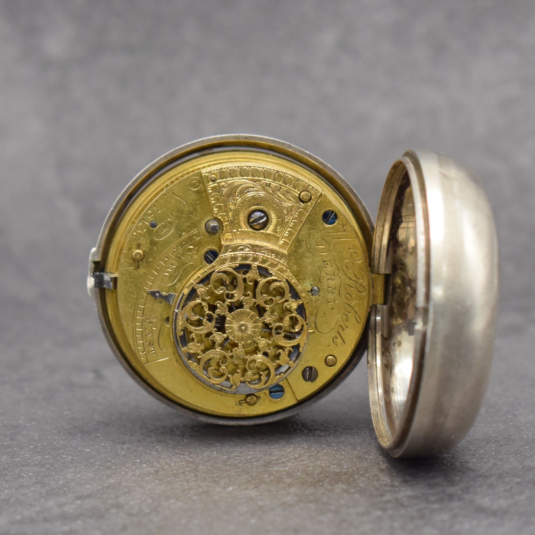 Detail e: Wn. ROBERTS Derby Spindeltaschenuhr in Silber, Hallmark London 1820, glattes Geh. & Übergeh. dell., Emailzifferbl. m. röm. Zahlen besch., ...