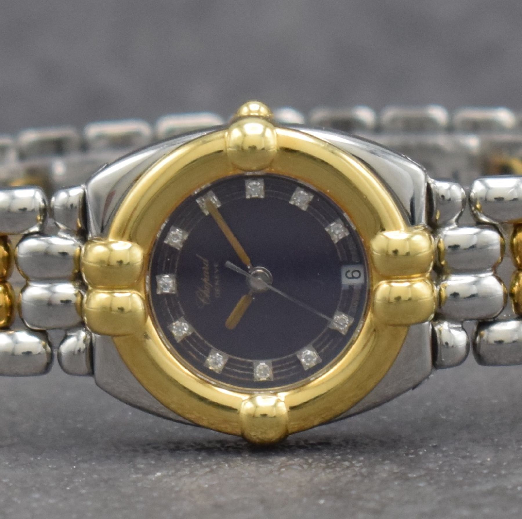 Detail a: CHOPARD Gstaad Damenuhr in Stahl/Gold mit Diamantbesetztem Zifferblatt, Schweiz um 2000, quarz, 2-tlg. Geh., von unten 4-fach verschr. Goldlünette, ...