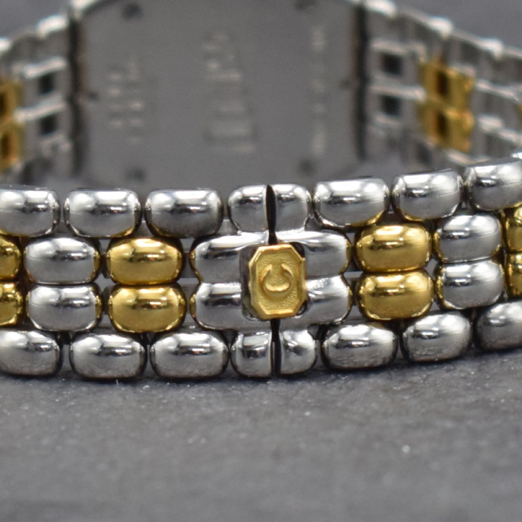 Detail d: CHOPARD Gstaad Damenuhr in Stahl/Gold mit Diamantbesetztem Zifferblatt, Schweiz um 2000, quarz, 2-tlg. Geh., von unten 4-fach verschr. Goldlünette, ...