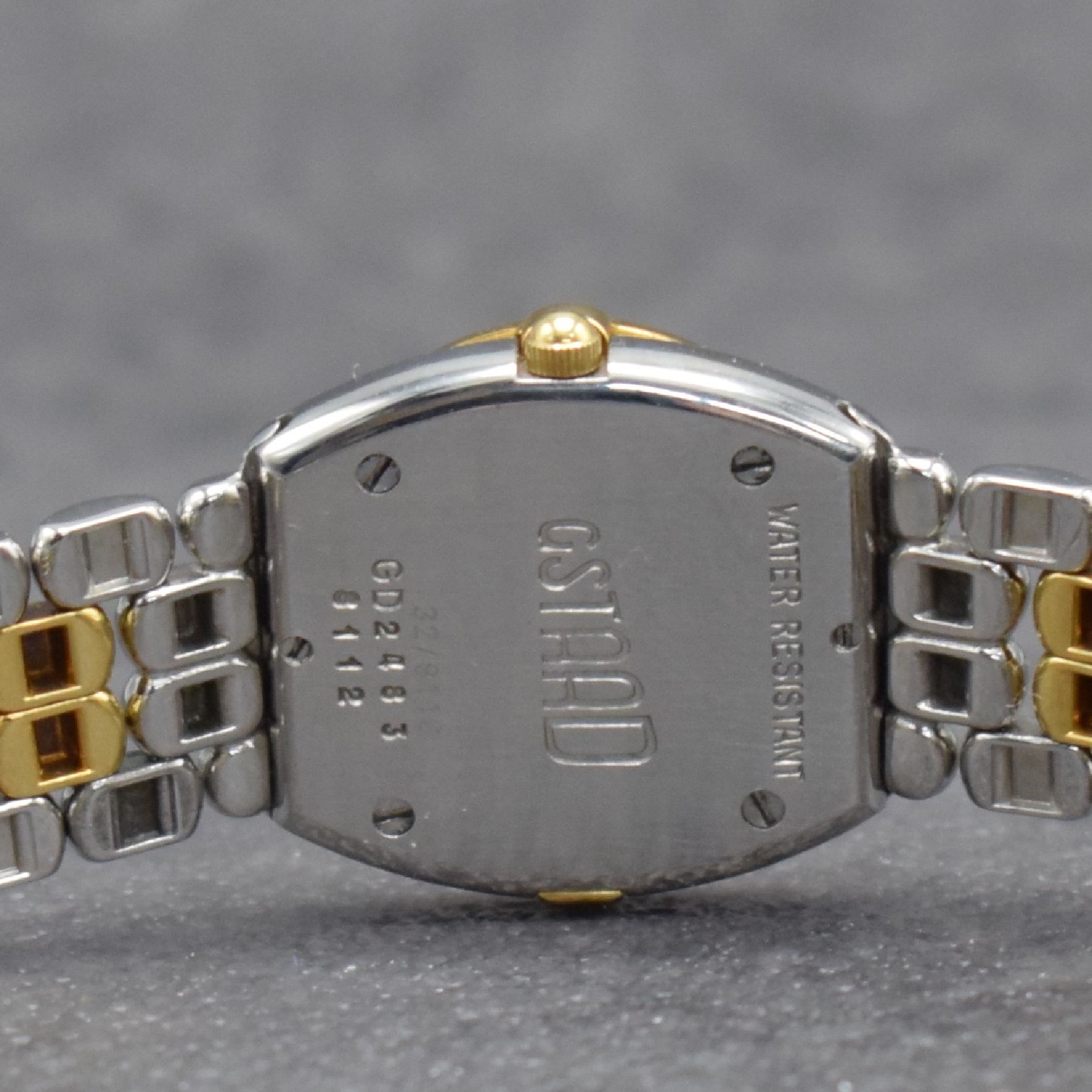 Detail e: CHOPARD Gstaad Damenuhr in Stahl/Gold mit Diamantbesetztem Zifferblatt, Schweiz um 2000, quarz, 2-tlg. Geh., von unten 4-fach verschr. Goldlünette, ...