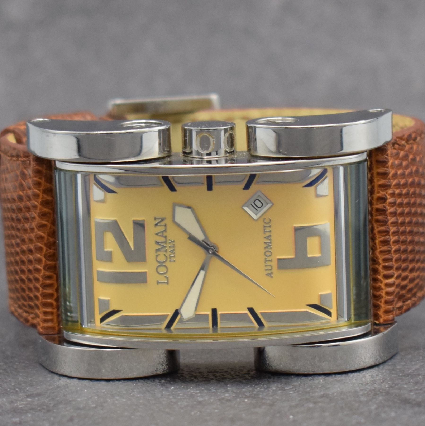 Detail a: LOCMAN Reference 500 Armbanduhr in Stahl, Italien / Schweiz um 2015, Automatik, großes rechteck. Geh. m. beweglichen Bandanstößen, Boden 4-fach ...