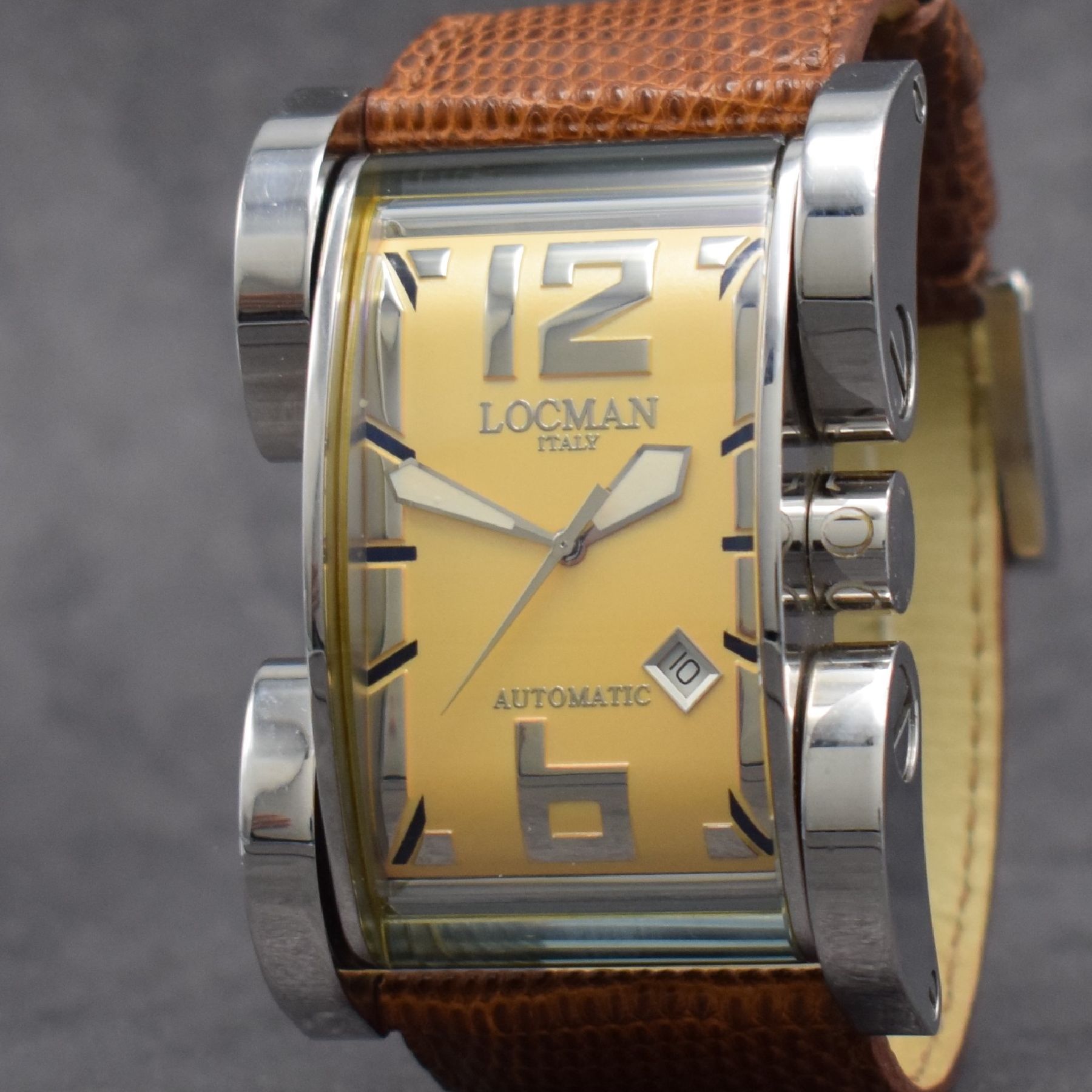 Detail c: LOCMAN Reference 500 Armbanduhr in Stahl, Italien / Schweiz um 2015, Automatik, großes rechteck. Geh. m. beweglichen Bandanstößen, Boden 4-fach ...