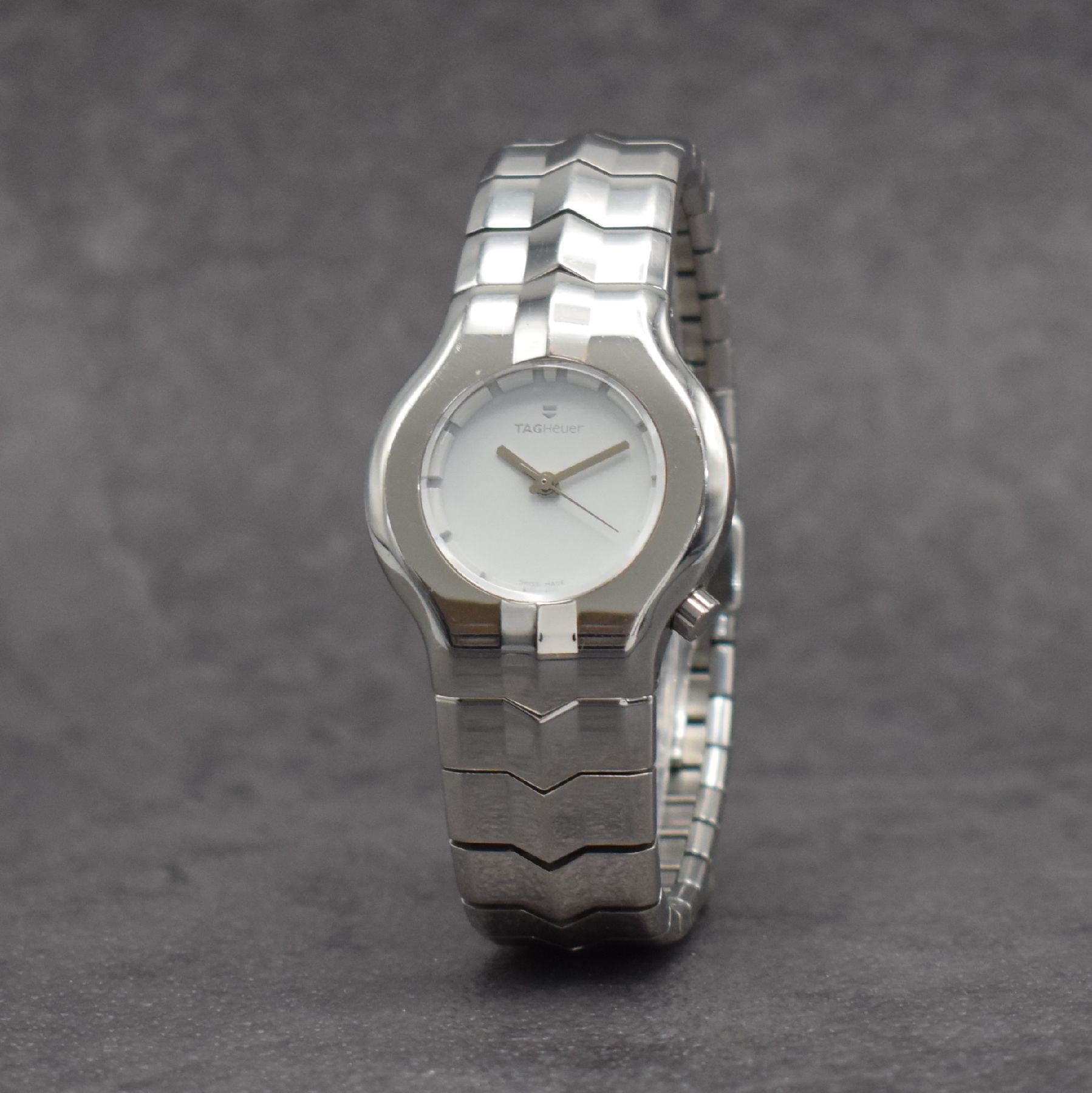 Detail b: TAG HEUER Alter Ego Damenuhr in Stahl/ Stahlband, Schweiz um 2000, quartz, pol. Geh. m. integriertem Band, Doppelfaltschl., Saphirglas, Boden 6-fach ...