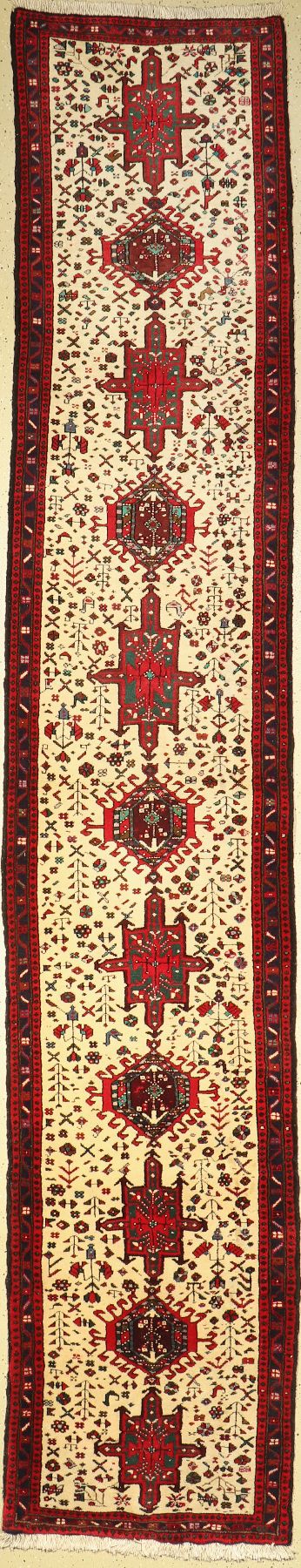 Karadjeh alt, Persien, ca. 60 Jahre, Wolle auf Baumwolle, ca. 407 x 76 cm, Mottenfraß, verschmutzt