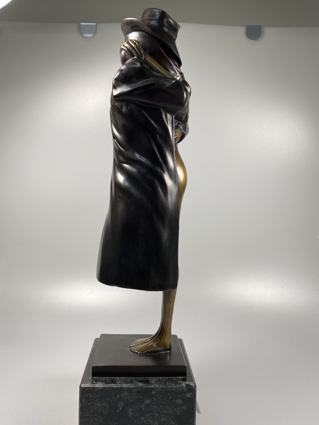 Detail b: Bruno Bruni, 1935 in Gradara, Bronzeskulptur "Zärtlichkeit", sign., num. 129/650, ca. 40x 10 cm, inkl. Zertifikat