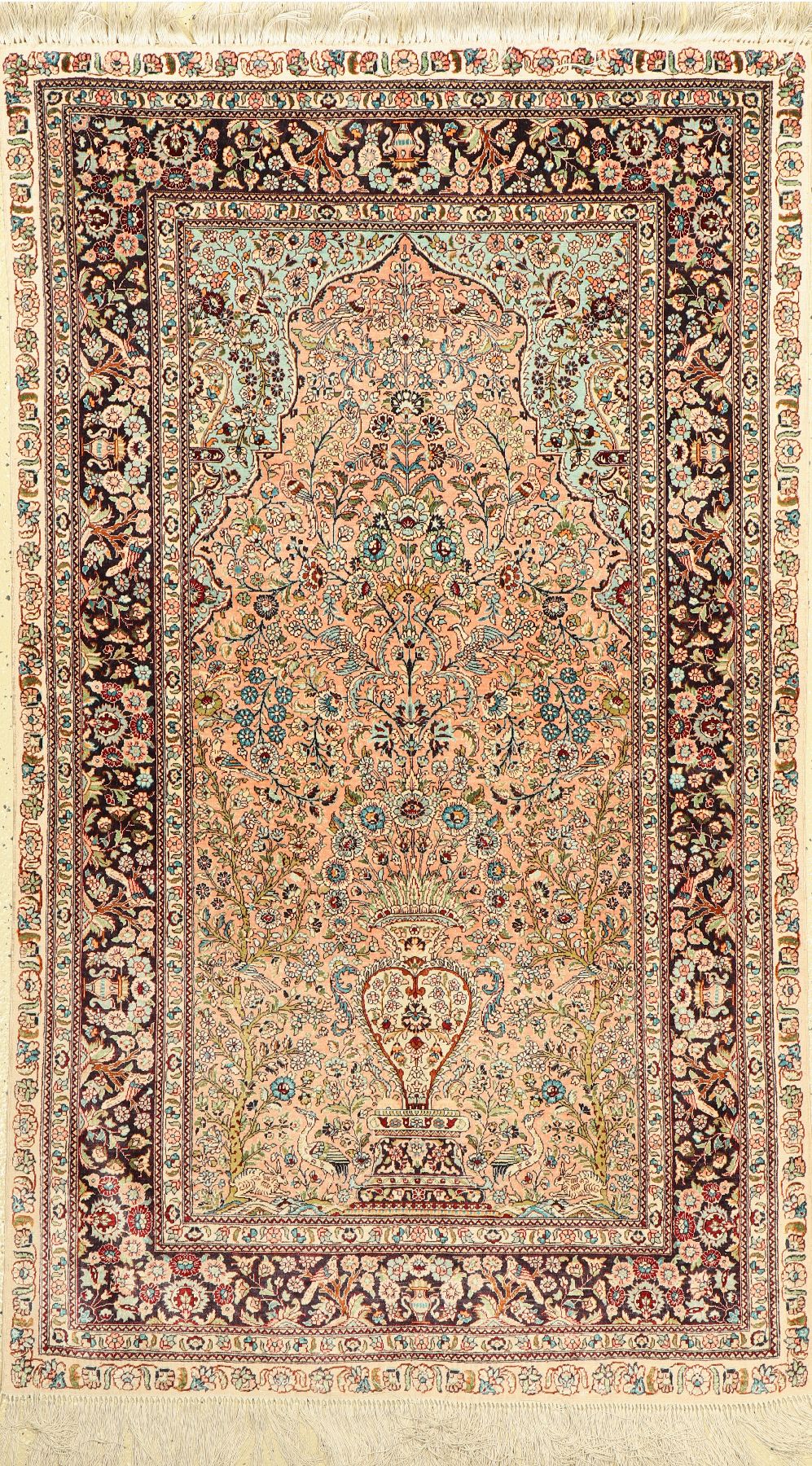 Hereke Seide, China, ca. 40 Jahre, reine Naturseide, ca. 153 x 90 cm, EHZ: 2