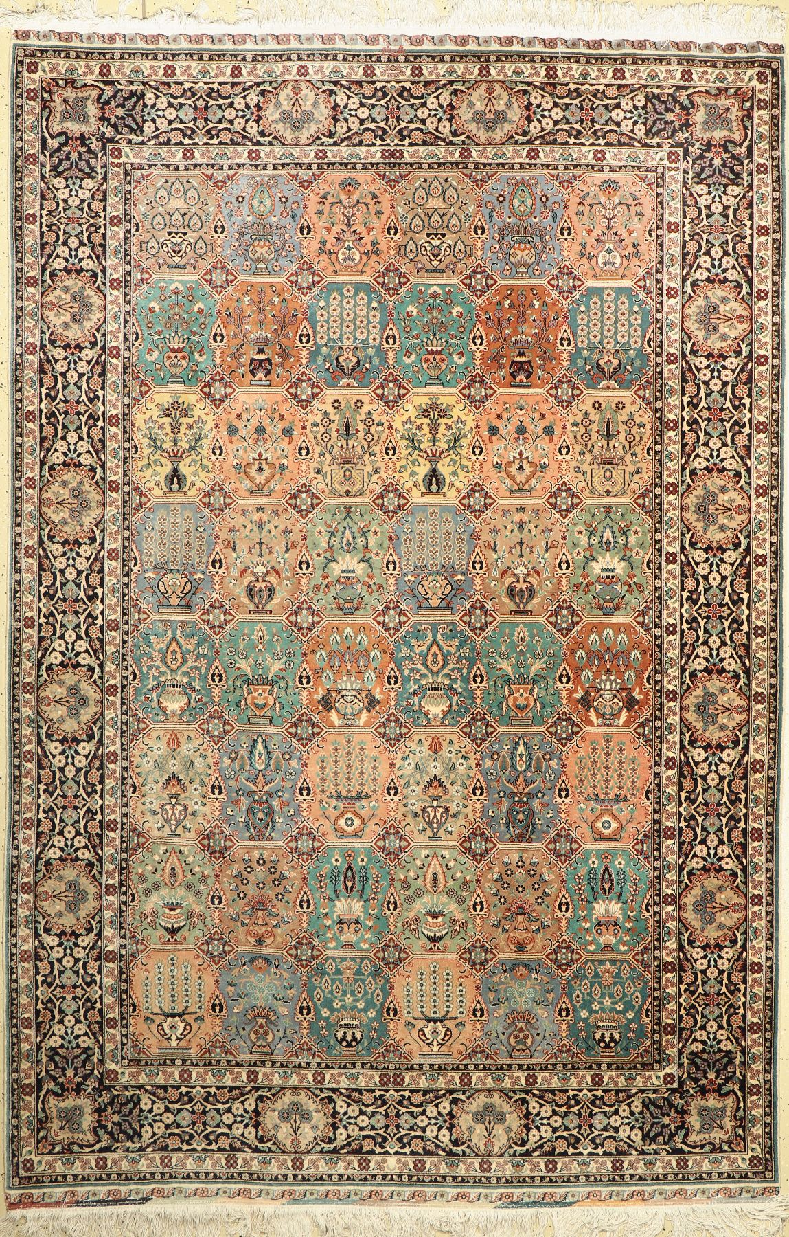 Lahor Kork fein, Pakistan, ca. 30 Jahre, Korkwolle, ca. 280 x 185 cm, EHZ: 2