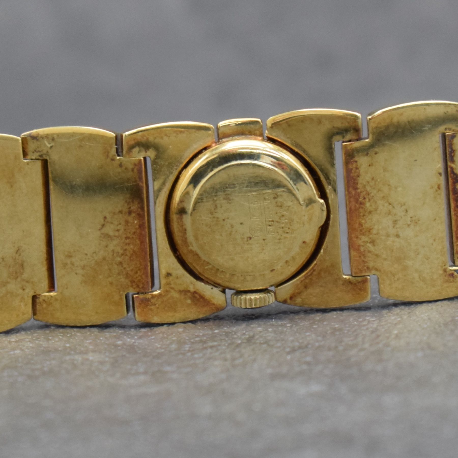 Detail h: DUGENA ausgefallene Damenarmbanduhr in GG 585/000, Handaufzug, Schweiz um 1970, Boden aufgedr., silb. Zifferbl. m. aufgel. Indizes altersbed. l. fl., ...