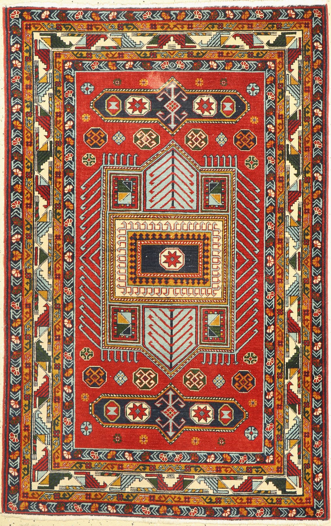 Eriwan alt, Rußland, ca. 40 Jahre, Wolle auf Baumwolle, ca. 194 x 124 cm, EHZ: 3