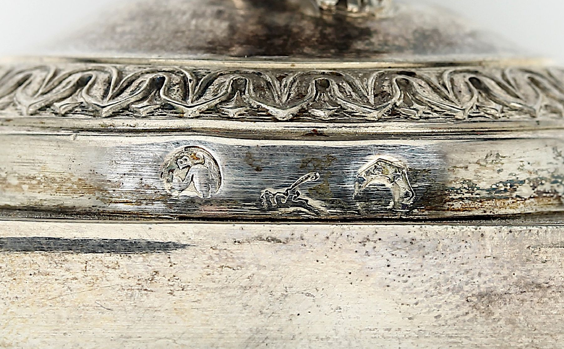 Detail e: Silber Skulptur, franz. Import um 1900, Silber geprüft, Fanatasiepunzen wohl Portugal,massive Figur, Darstellung einer Fortuna mit Anspielung auf ...