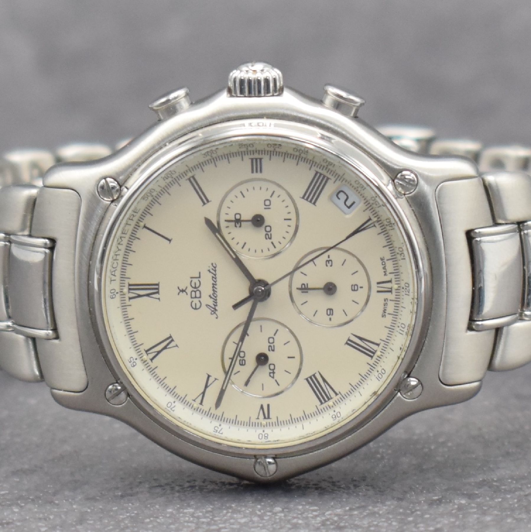 Detail a: EBEL Herrenarmbanduhr mit SchaltradchronographKal. 400 El Primero, Schweiz um 1995, Automatik, Edelstahlgeh. inkl. Gliederband m. Faltschl., vers. ...