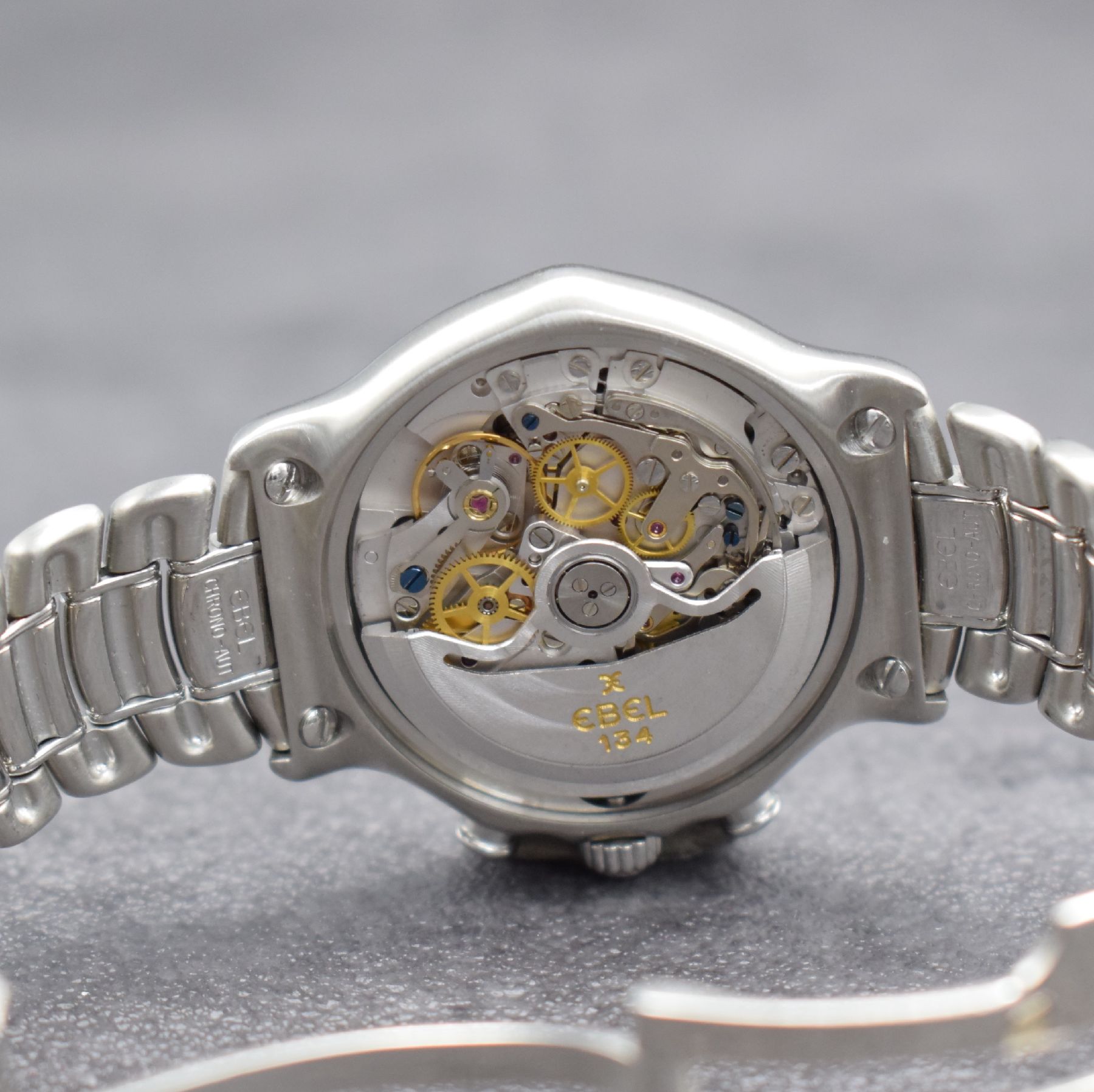Detail g: EBEL Herrenarmbanduhr mit SchaltradchronographKal. 400 El Primero, Schweiz um 1995, Automatik, Edelstahlgeh. inkl. Gliederband m. Faltschl., vers. ...