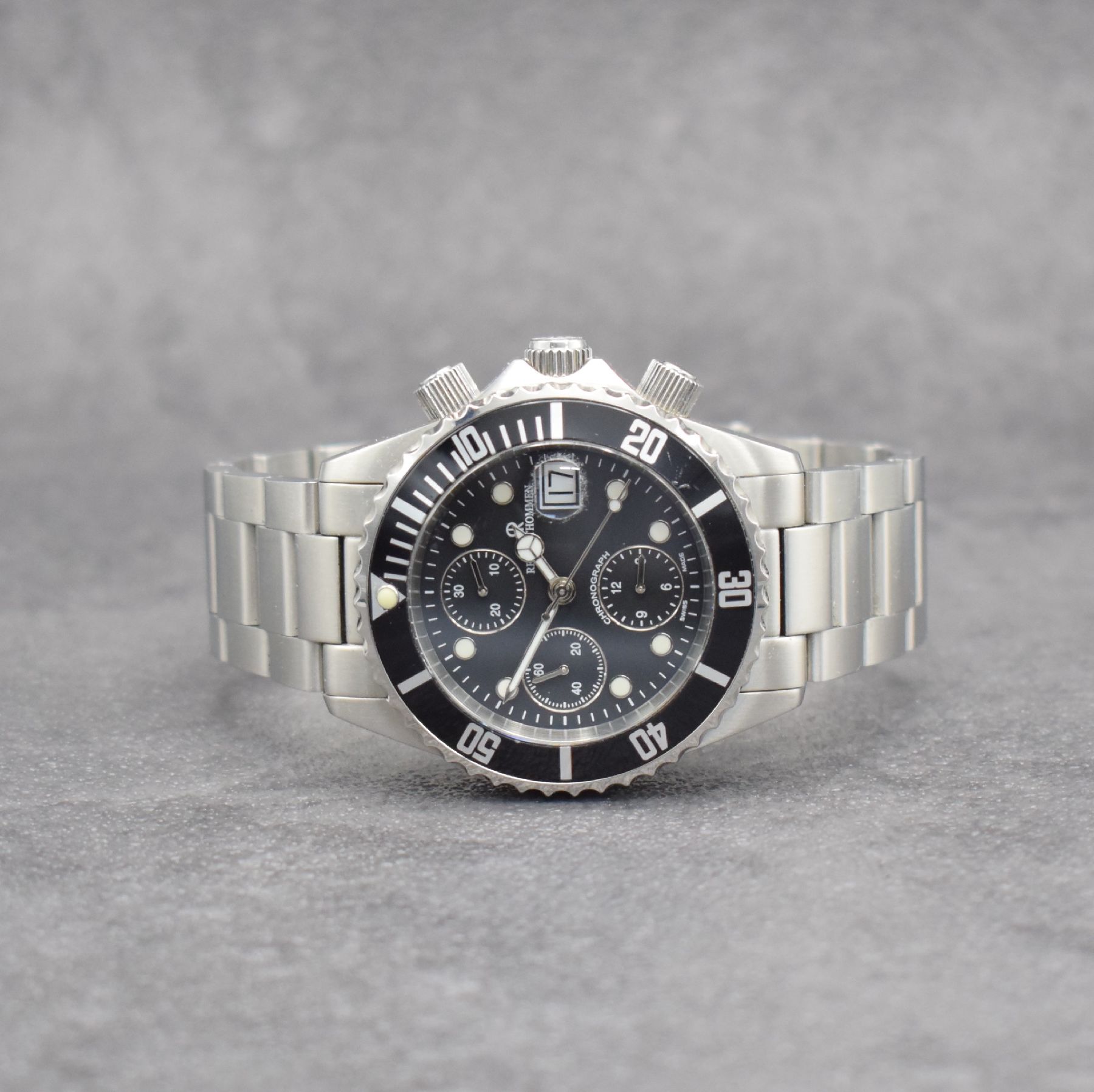 REVUE THOMMEN Herrenarmbanduhr mit Chronograph, Schweiz um 2000, Automatik, verschr. Edelstahlgeh. inkl. orig. Gliederband m. Faltschl., eins. drehb. ...