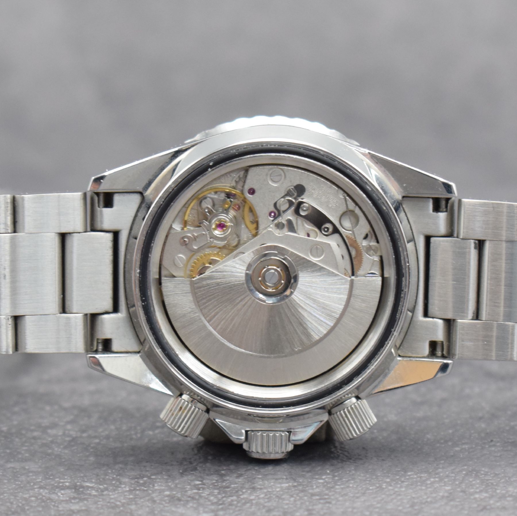 Detail h: REVUE THOMMEN Herrenarmbanduhr mit Chronograph, Schweiz um 2000, Automatik, verschr. Edelstahlgeh. inkl. orig. Gliederband m. Faltschl., eins. drehb. ...