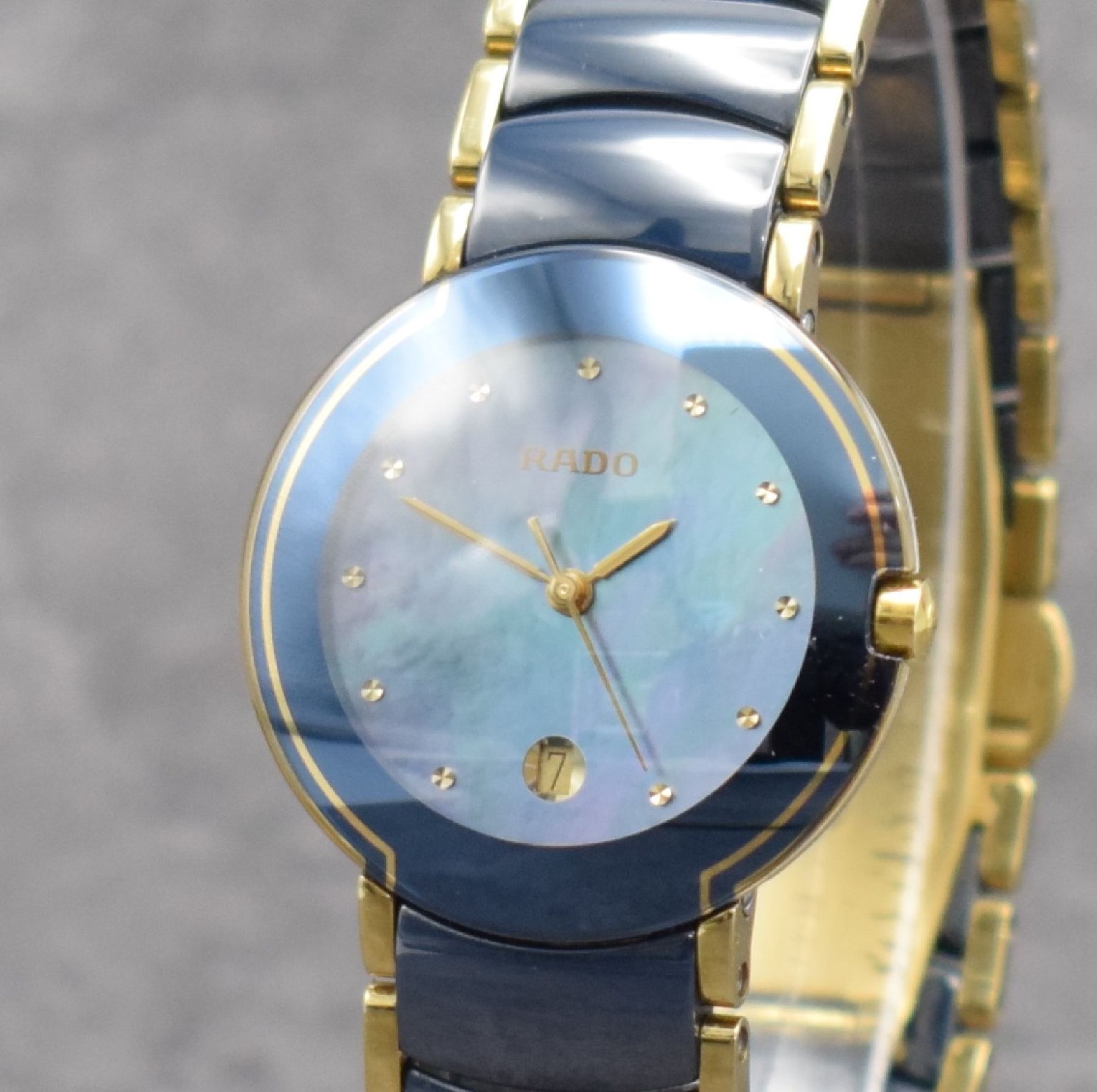 Detail a: RADO Diastar Damenarmbanduhr mit Keramikband, Schweiz lt. orig. Papier verk. 1997, quarz, gedr. Stahlgeh. m. gewölbtem Saphirglas, integr. ...