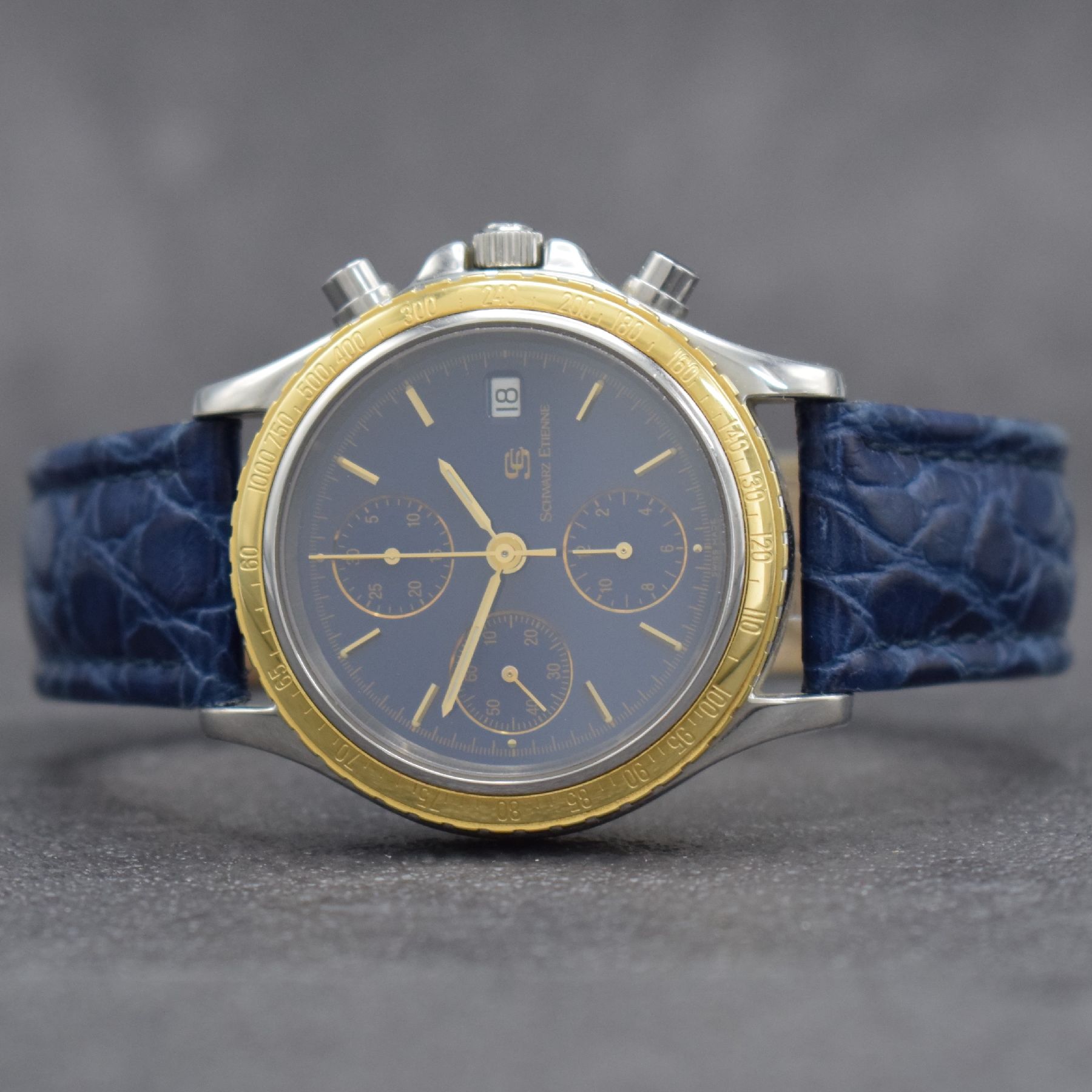 SCHWARZ ETIENNE Armbandchronograph Routemaster, Automatik, Ref. 581511, Edelstahlgeh. inkl. Lederband m. orig. Dornschl., Goldlünette m. ...