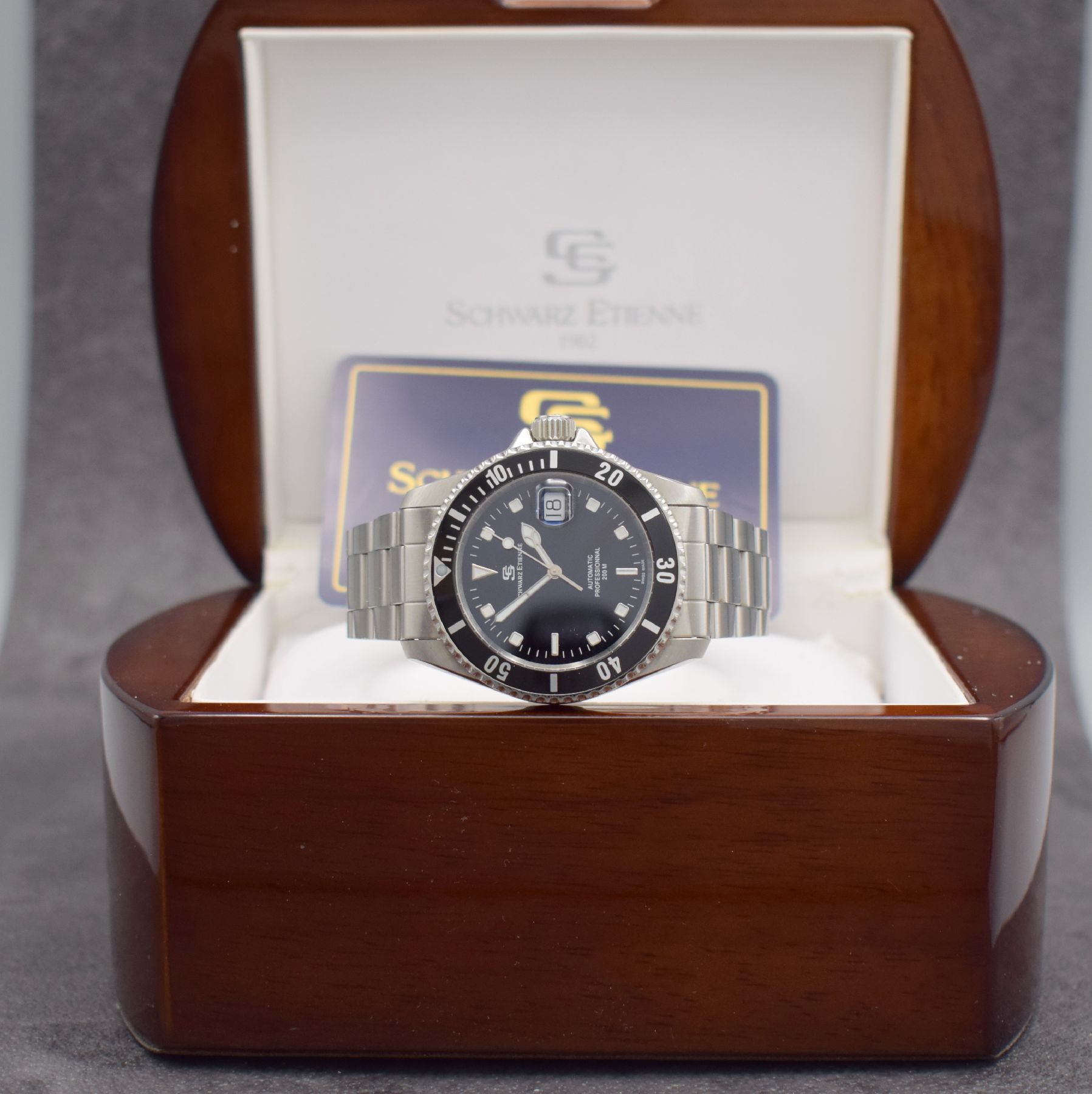 Detail f: SCHWARZ ETIENNE Professional 200M Herrenarmbanduhr, Automatik, Schweiz um 2000, Ref. 828301, verschr. Edelstahlgeh. inkl. orig. Band m. Faltschl., ...