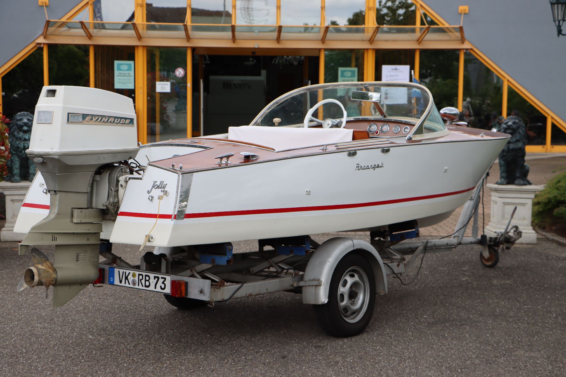 Detail c: Arcangeli Jolly F100, 1960er Jahre, klassischer italienischer Holzbau aus der Bootswerft Sarnico am Lago d'Iseo, Oberdeck Mahagoni, Evinrude ...