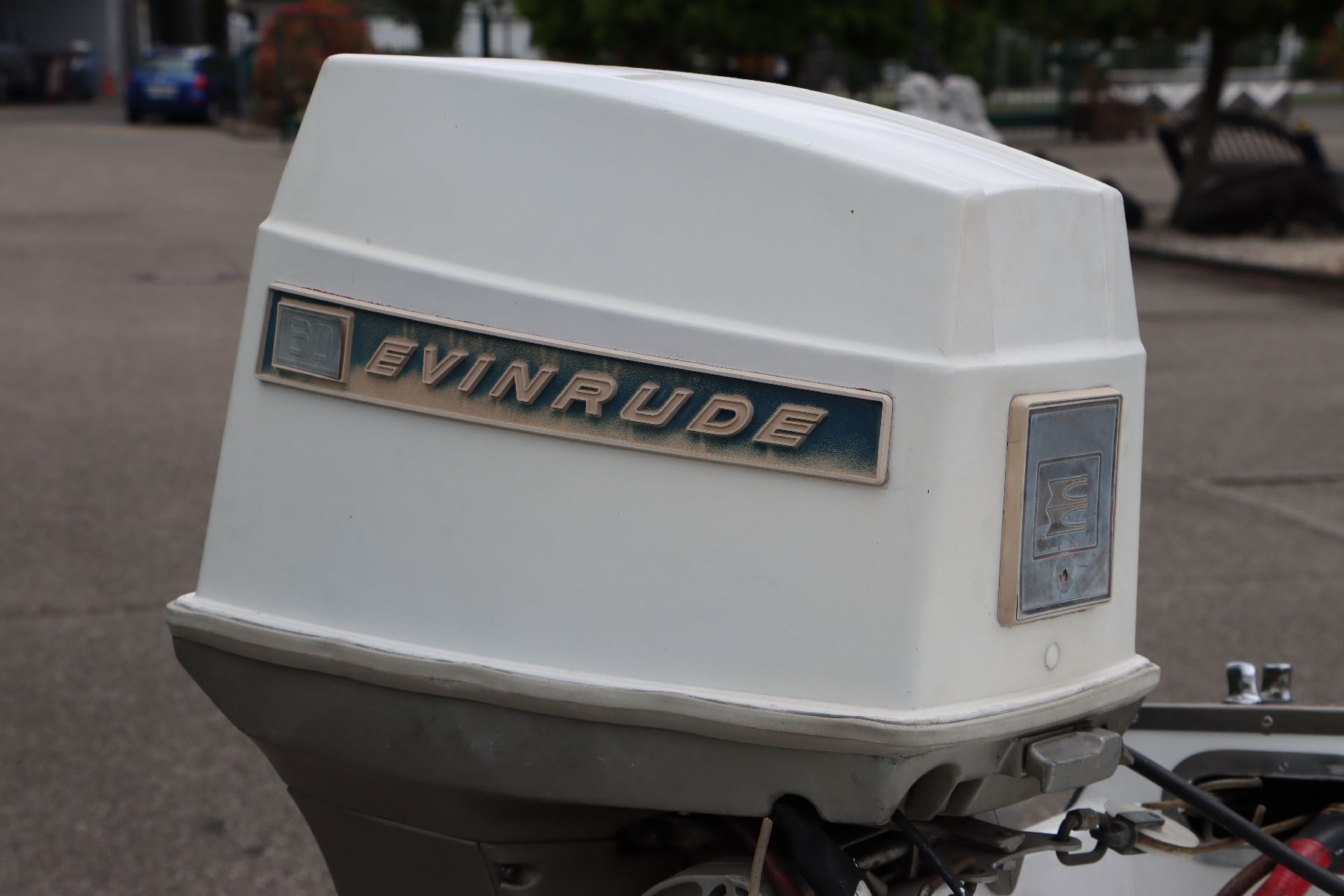 Detail i: Arcangeli Jolly F100, 1960er Jahre, klassischer italienischer Holzbau aus der Bootswerft Sarnico am Lago d'Iseo, Oberdeck Mahagoni, Evinrude ...