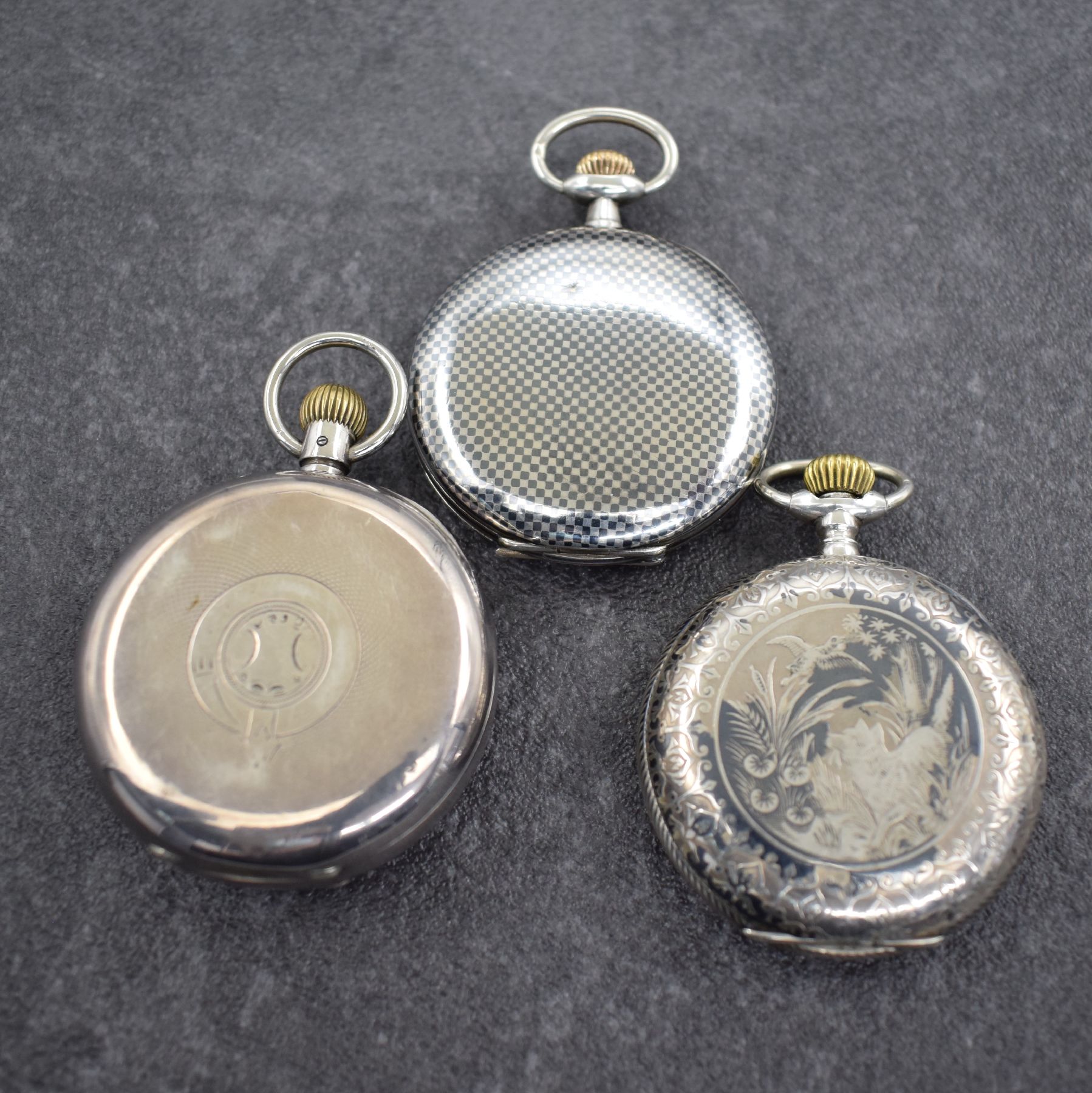 Detail b: Taschenuhr mit Chronograph & 2 Savonette, Schweiz um 1900, 1) offenes Silbergeh. dell., Emailbl. m. röm. & arab. Zahlen riss., 30- Min.-Zähler, ...