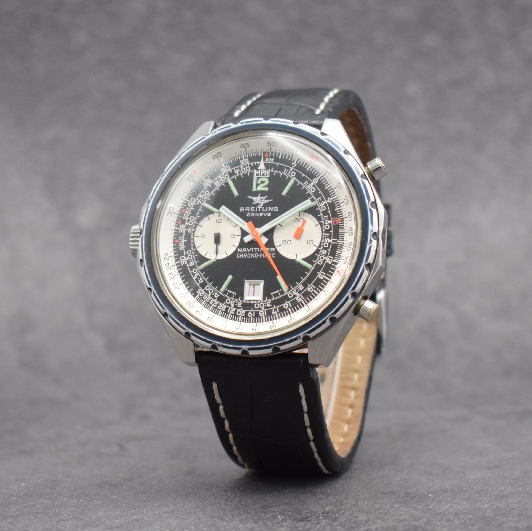 Detail b: BREITLING Navitimer Chrono-Matic Ref. 1806 Chronograph in Stahl, Schweiz um 1972, Automatik, verschr. Geh. m. Rechenschieber- Drehlünette, orig. ...