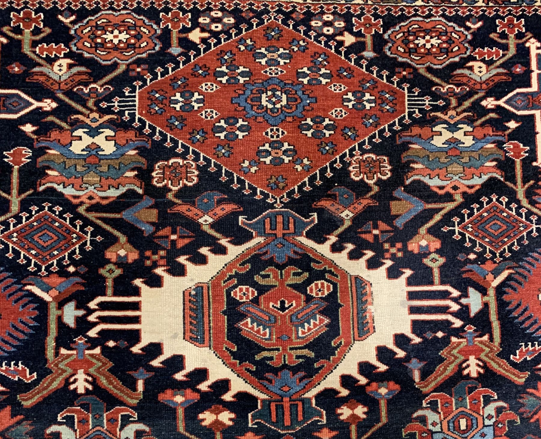 Detail d: Feiner Antiker Karadjeh, Nordwestpersien, 19 Jhd., Wolle geknüpft auf Baumwolle, blaugrundig, bemerkenswerte feine Knüpfung, ca. 420 x 300 cm, ...