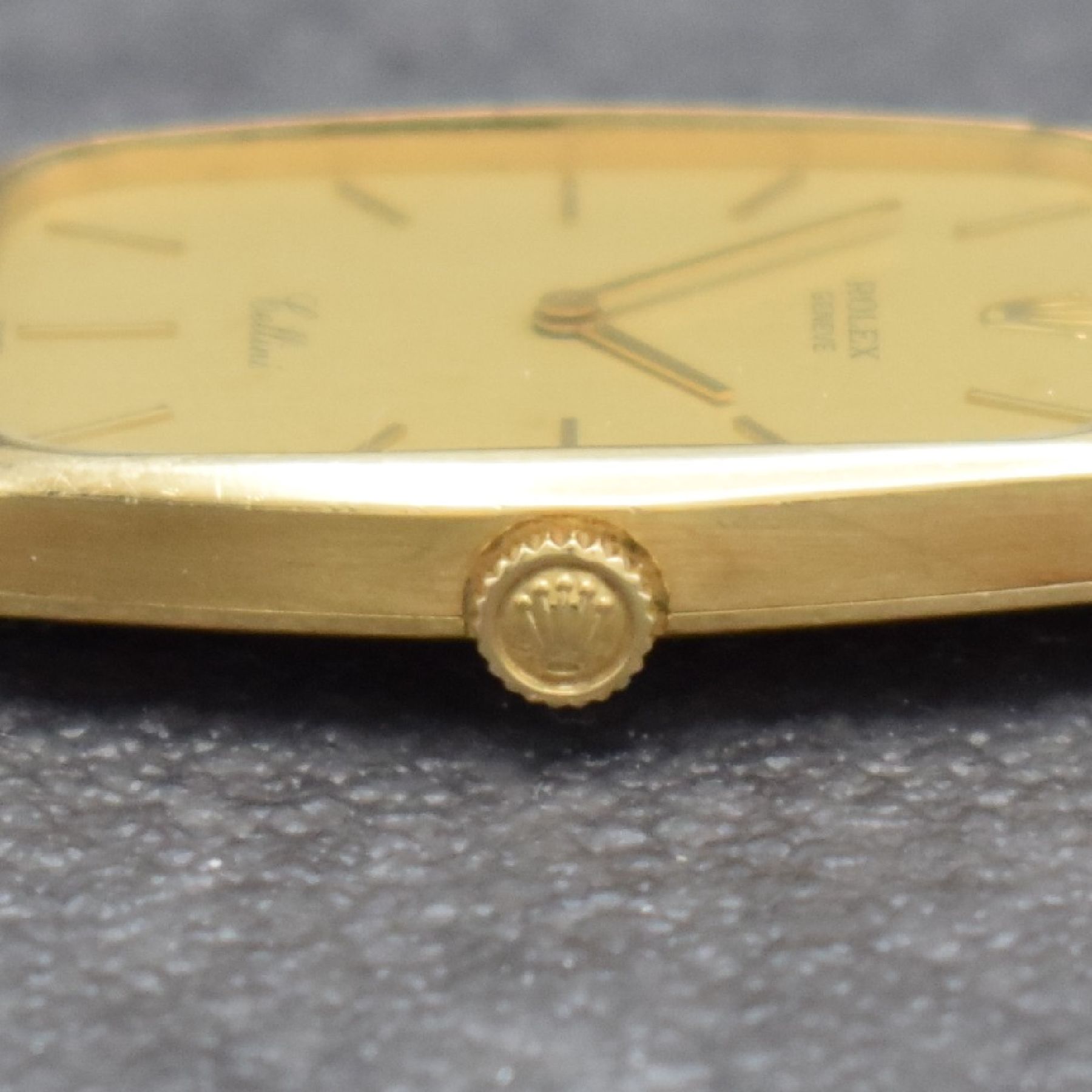 Detail h: ROLEX Cellini Armbanduhr in GG 750/000 Referenz 4136, Handaufzug, Schweiz um 1991, Boden aufgedr., neutr.. Lederband, champagnerfarb. Zifferbl. m. ...