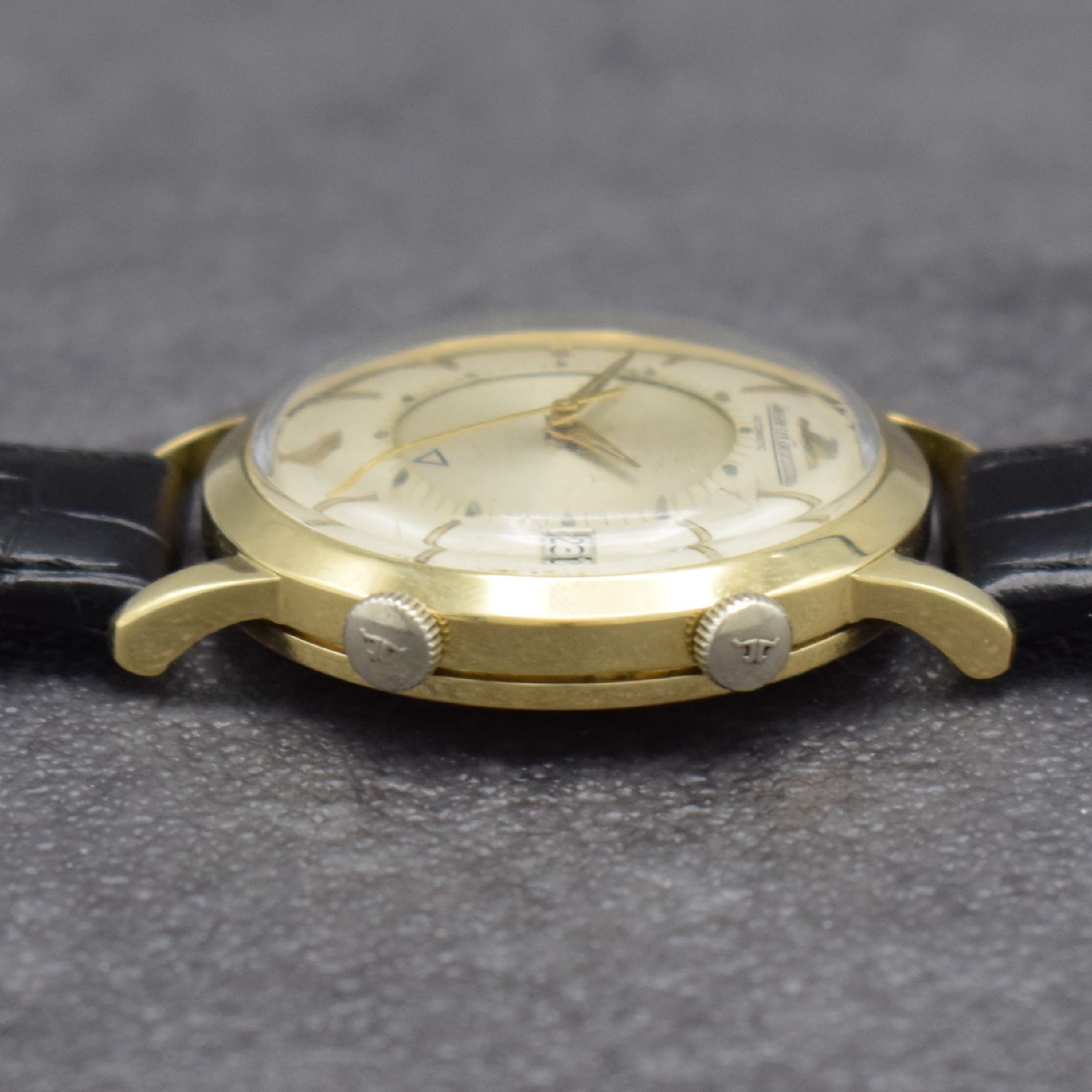 Detail f: Jaeger-LeCoultre Memovox seltene Herrenarmbanduhr in GG 750/000 Referenz 855, Hammerautomatik, Schweiz um 1970, Boden verschr., silb. Zifferbl. m. ...