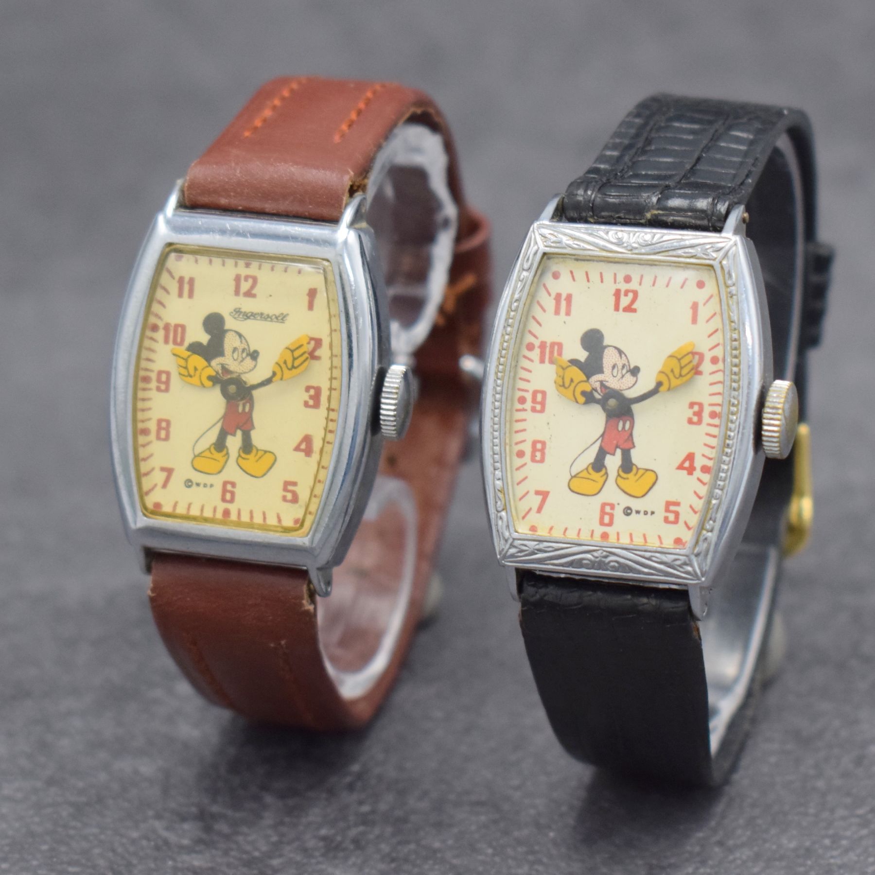 Detail b: Mickey Mouse Set von 2 Armbanduhren der Walt Disney Productions, USA 1940er Jahre, Handaufzug, verchr. Metallgeh. ber., Boden aufgedr., ...