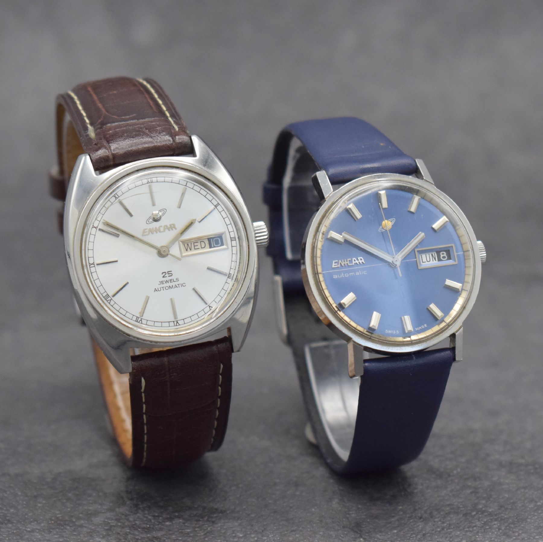 Detail d: Konvolut: 2 Enicar Armbanduhren, beide Automatik, Schweiz 1970er Jahre, Ref. 197-03- 01 & 2167-51-29, Edelstahlgeh., Böden verschr., 1 x blaues ...