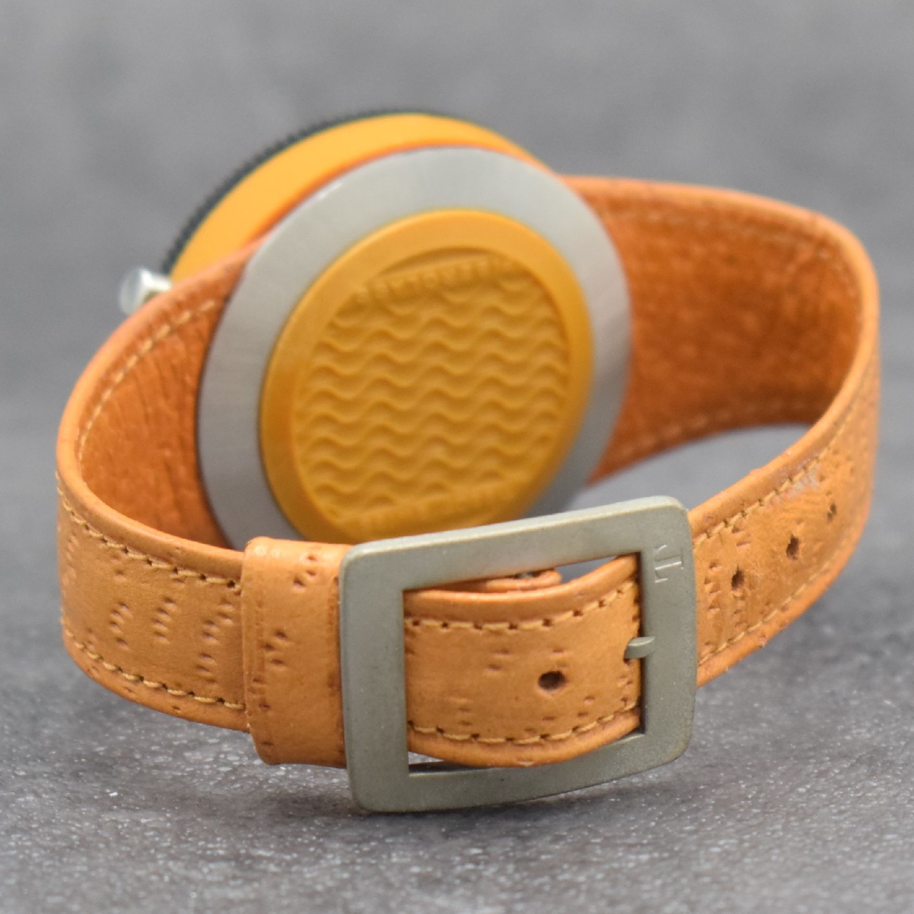 Detail g: TISSOT SIDERAL Herrenarmbanduhr mit Chronograph, Schweiz um 1968, pultförmiges Monocoque Fiberglas-Geh. m. integr. orig. Lederband & orig. ...