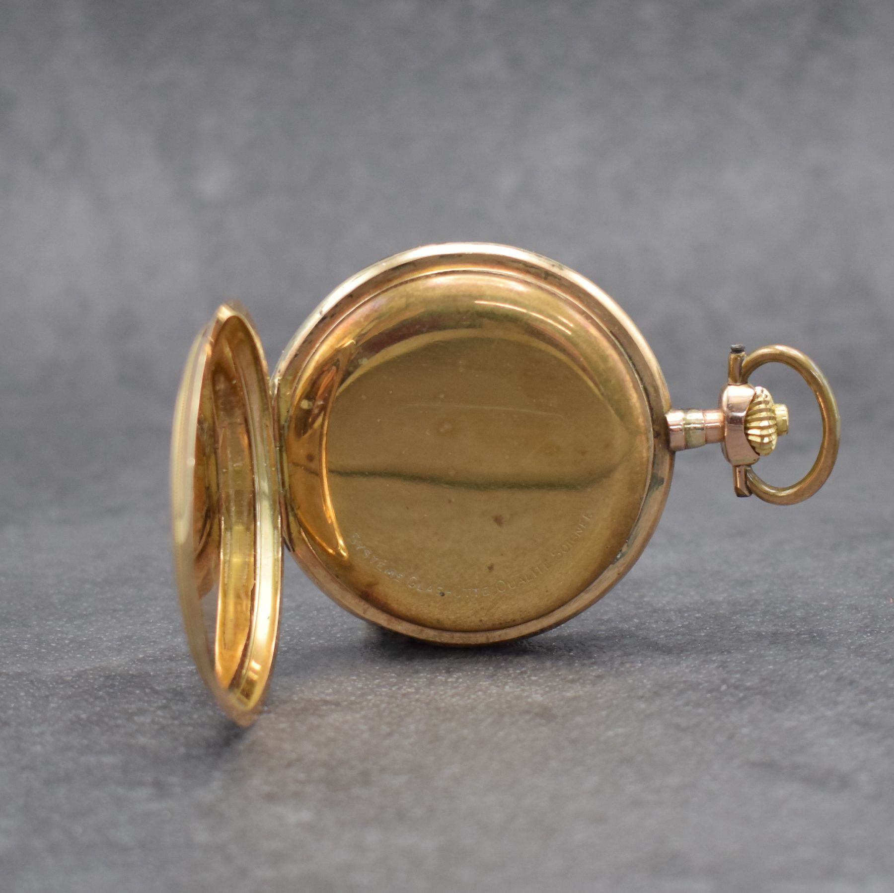 Detail e: SYSTEME GLASHÜTTE Savonette in RG 585/000, Schweiz um 1900, 2-Deckel Goldgeh. dell., Sprungdeckel m. Monogramm, Emailzifferbl. m. arab. Zahlen ...