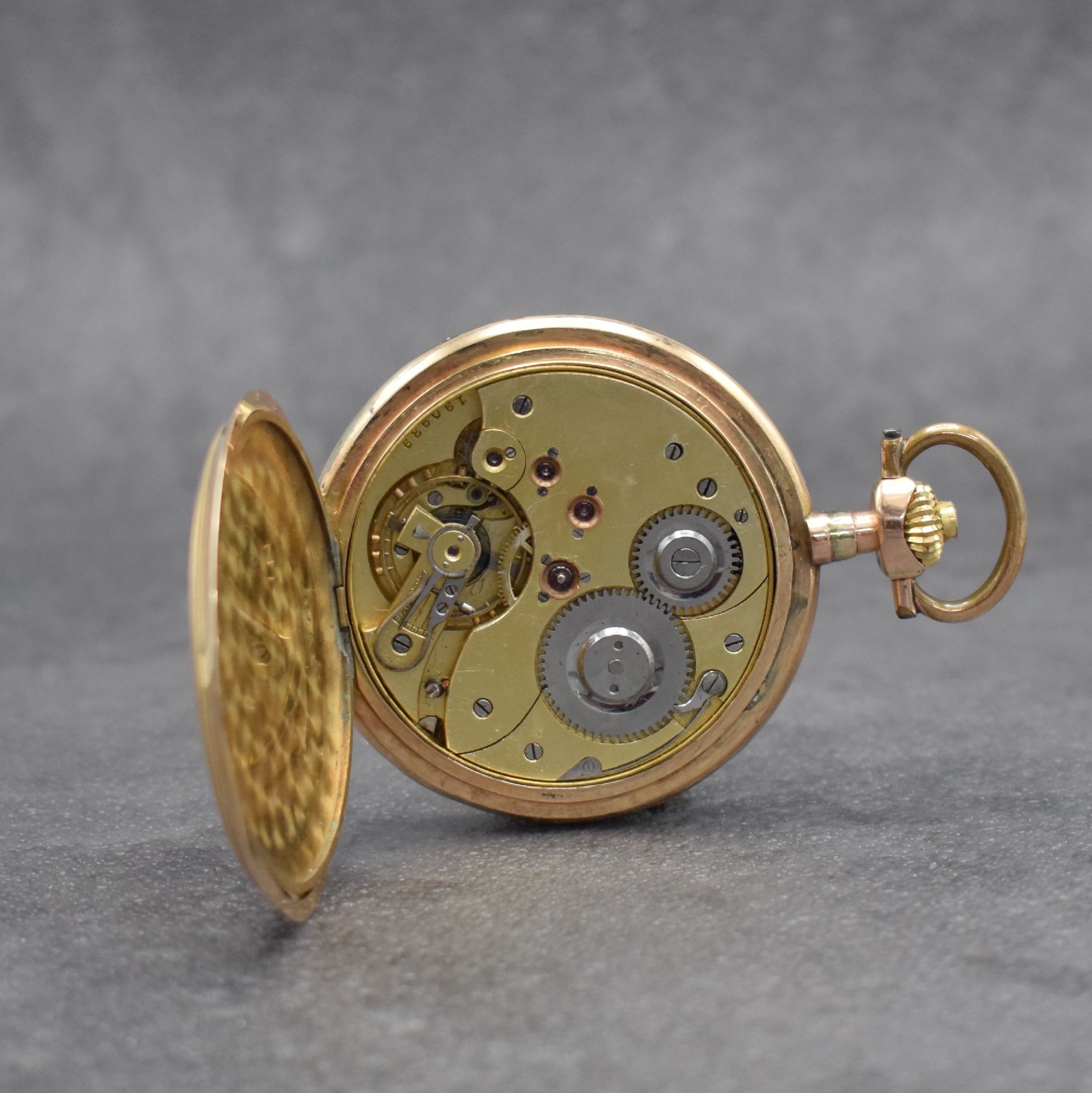 Detail g: SYSTEME GLASHÜTTE Savonette in RG 585/000, Schweiz um 1900, 2-Deckel Goldgeh. dell., Sprungdeckel m. Monogramm, Emailzifferbl. m. arab. Zahlen ...
