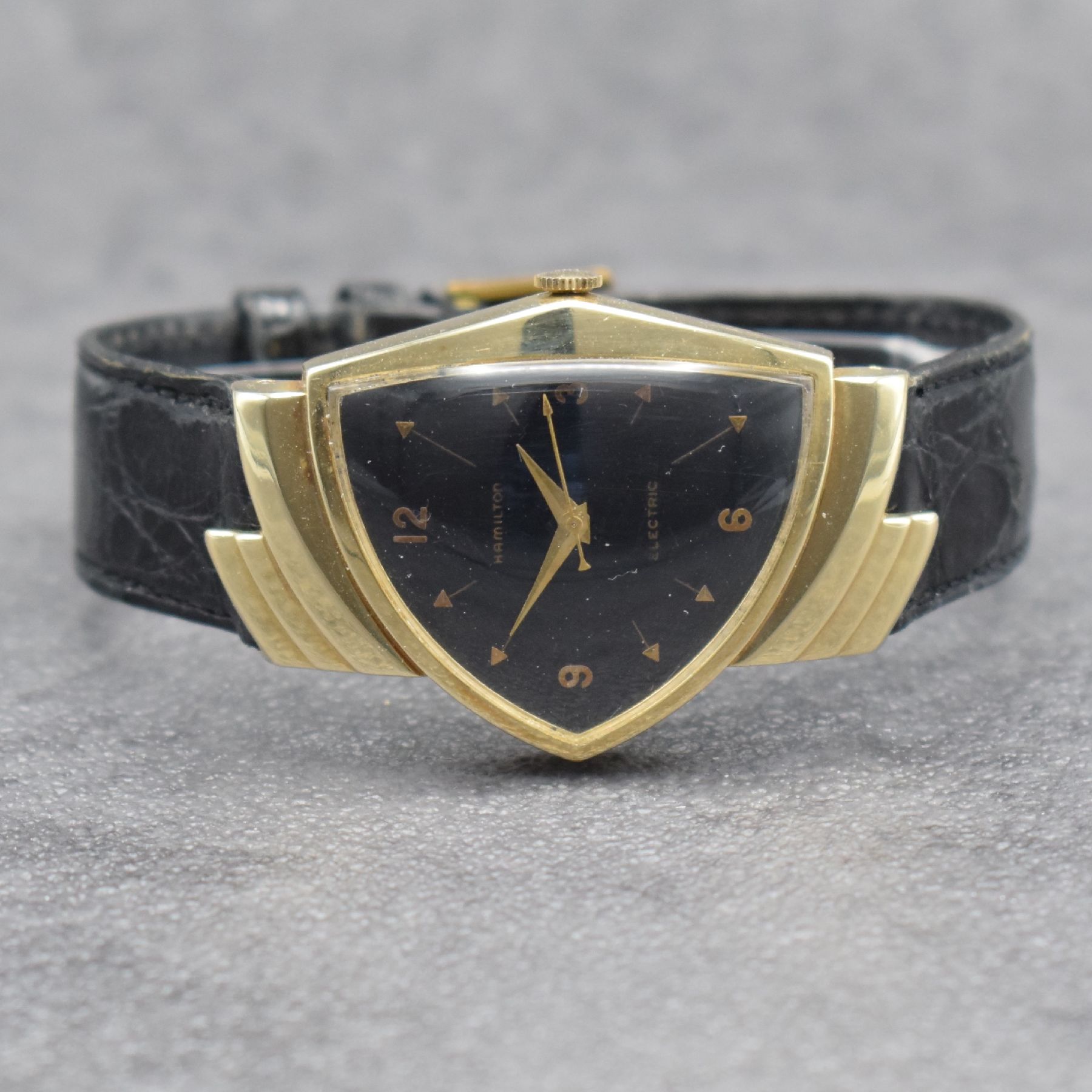 HAMILTON ELECTRIC seltene Herrenarmbanduhr in GG 585/000, USA um 1959, asymetrisches Gehäuse, Boden aufgedr., eine der ersten elektromechanischen ...