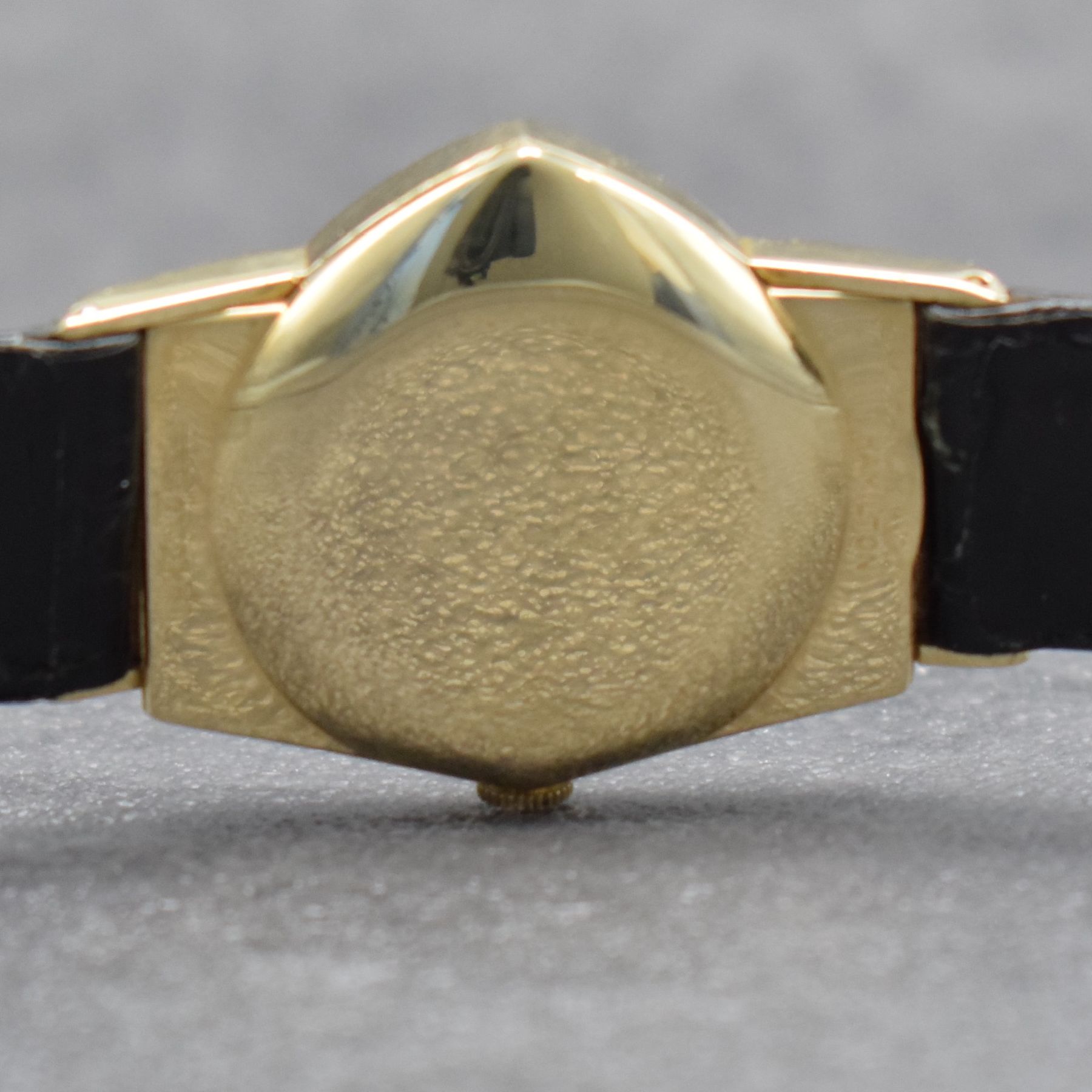 Detail f: HAMILTON ELECTRIC seltene Herrenarmbanduhr in GG 585/000, USA um 1959, asymetrisches Gehäuse, Boden aufgedr., eine der ersten elektromechanischen ...