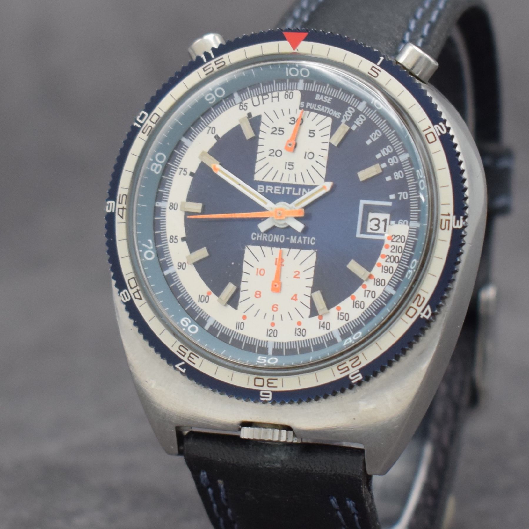 Detail c: BREITLING "Bull Head" Herrenarmbanduhr mit Chronograph Referenz 2117, Schweiz um 1975, Automatik, pultförmiges Edelstahlgeh. inkl. ...