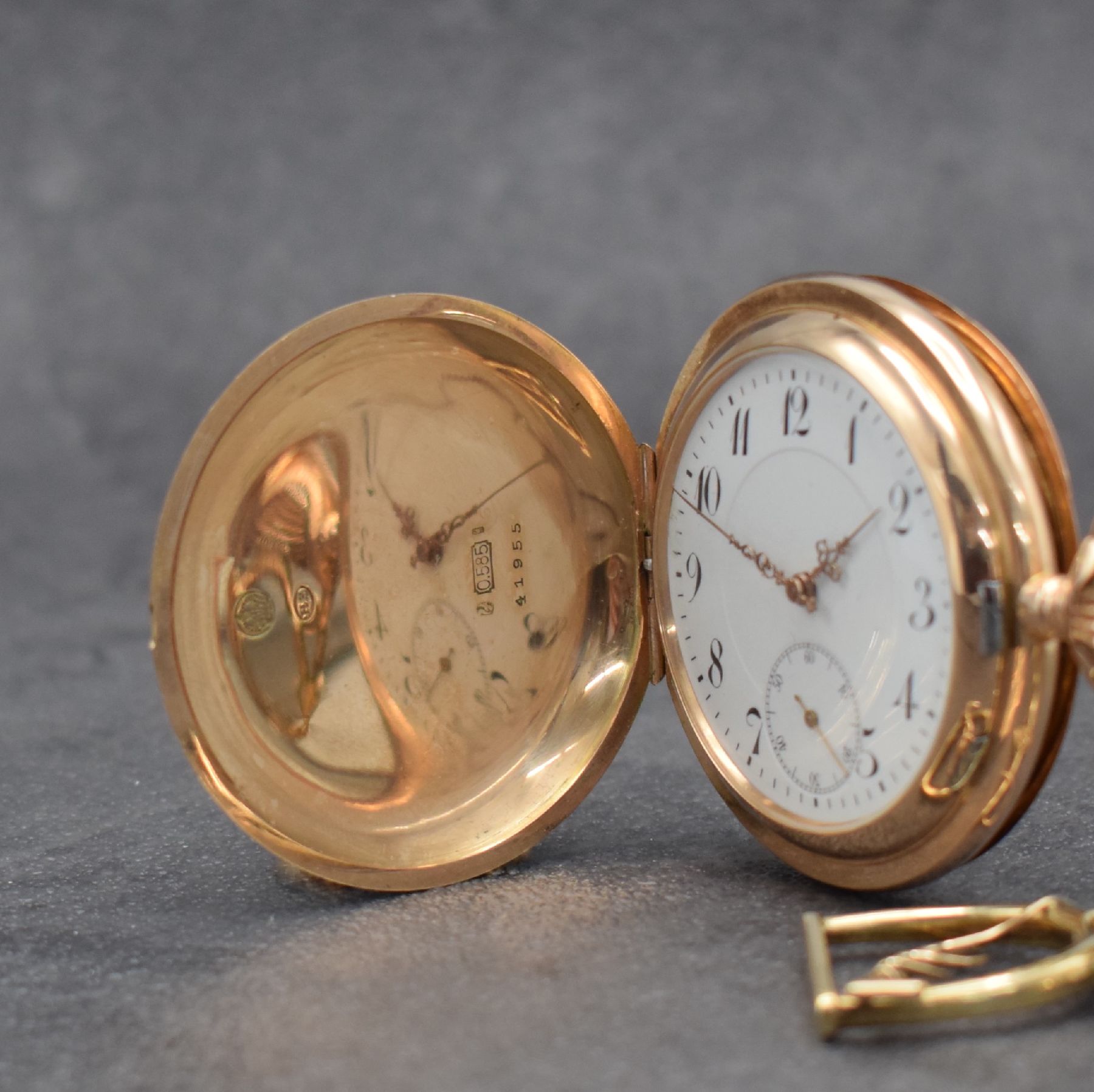 Detail a: H.S Savonette in RG 585/000 mit Chatelaine in GG 333/000, Schweiz um 1900, Chatelaine sp., 2-Deckel Goldgeh., beide Schalen im Strahlendekor, ...