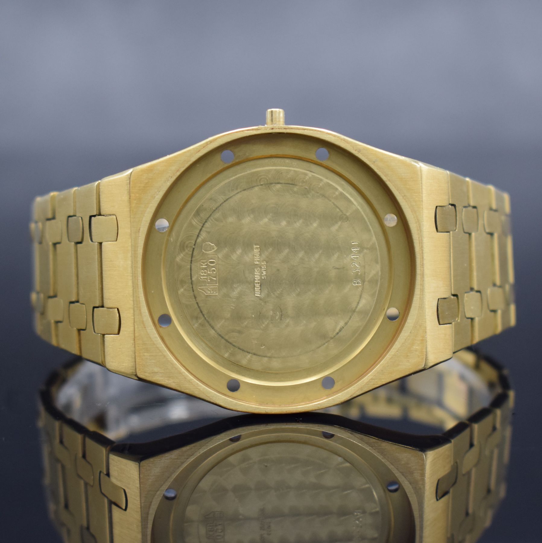Detail l: AUDEMARS PIGUET hochfeine & extrem seltene Herrenarmbanduhr Modell Royal Oak sog. JUMBO Modell in GG 750/000, Automatik, B-Serie, Schweiz um 1979, ...
