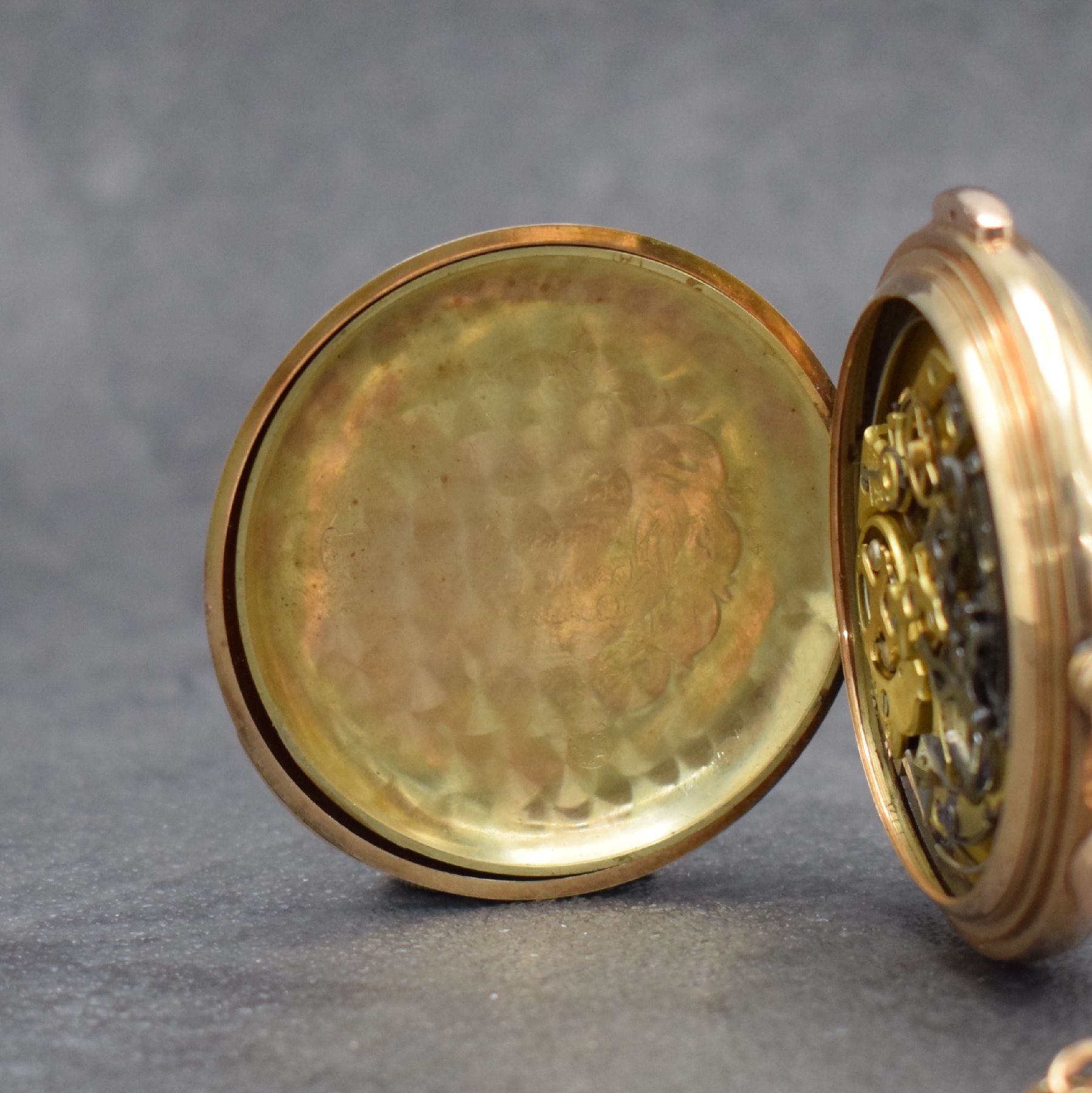 Detail f: Savonette in RG 585/000 m. 1/4 Stundenrepetition & Chronograph, mit Kette in GG 750/000, Schweiz um 1900, Kette später, 3-Deckel Goldgeh. dell., ...