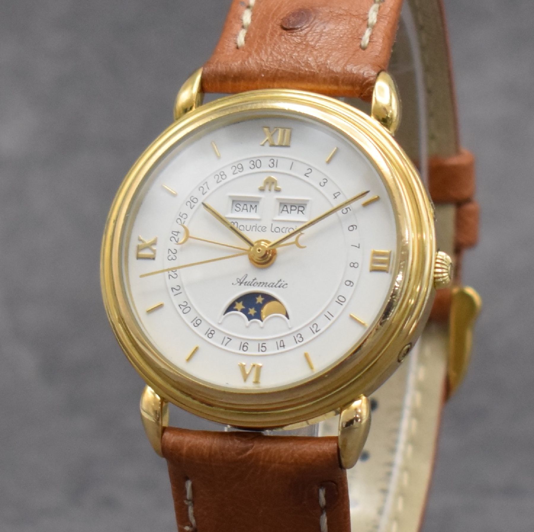 Detail c: MAURICE LACROIX vergoldete Herrenarmbanduhr mit Vollkalender, Schweiz um 1995, Automatik, Ref. 13111, beids. vergl. Geh., Boden aufgedr., orig. ...