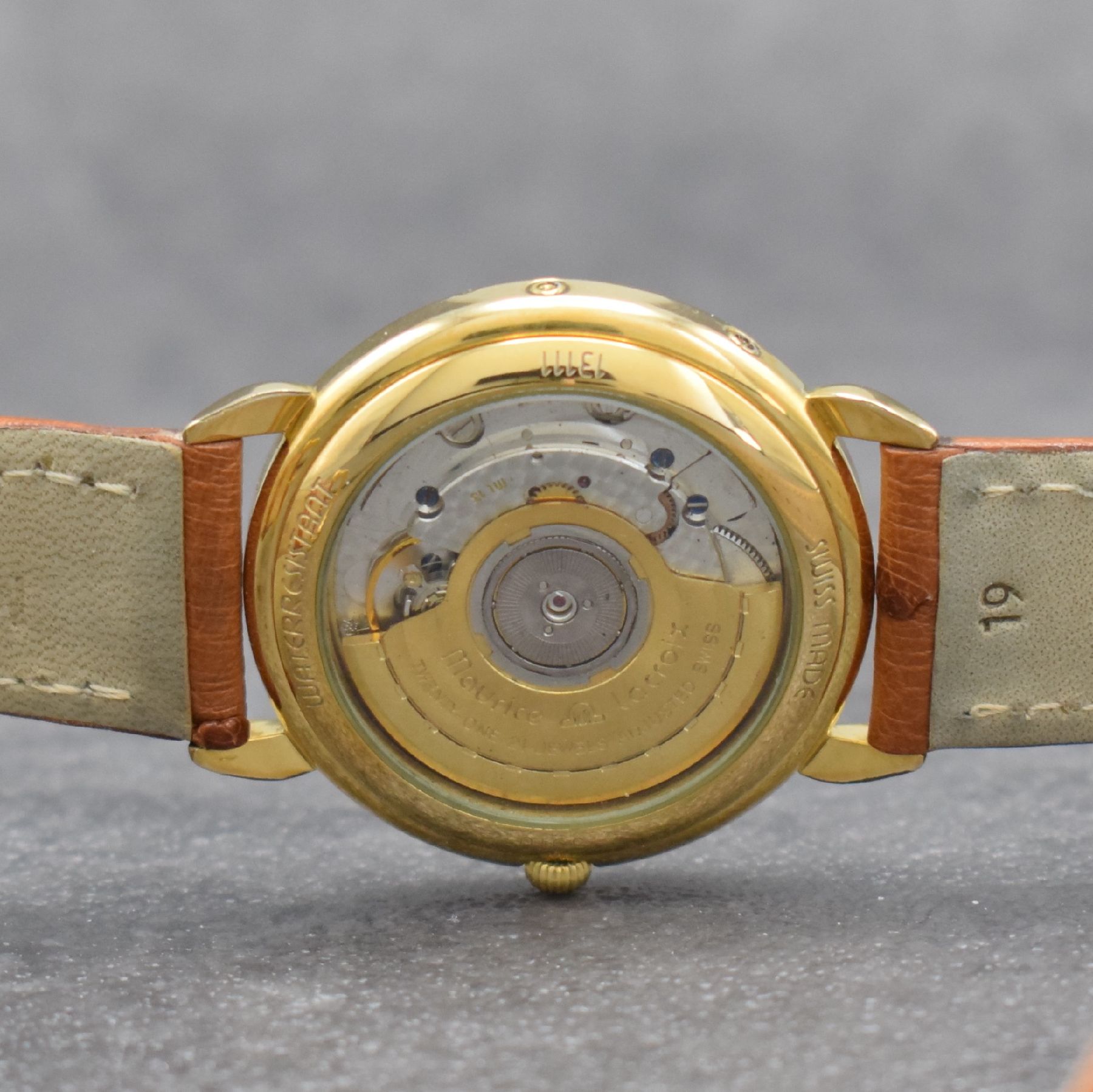 Detail f: MAURICE LACROIX vergoldete Herrenarmbanduhr mit Vollkalender, Schweiz um 1995, Automatik, Ref. 13111, beids. vergl. Geh., Boden aufgedr., orig. ...