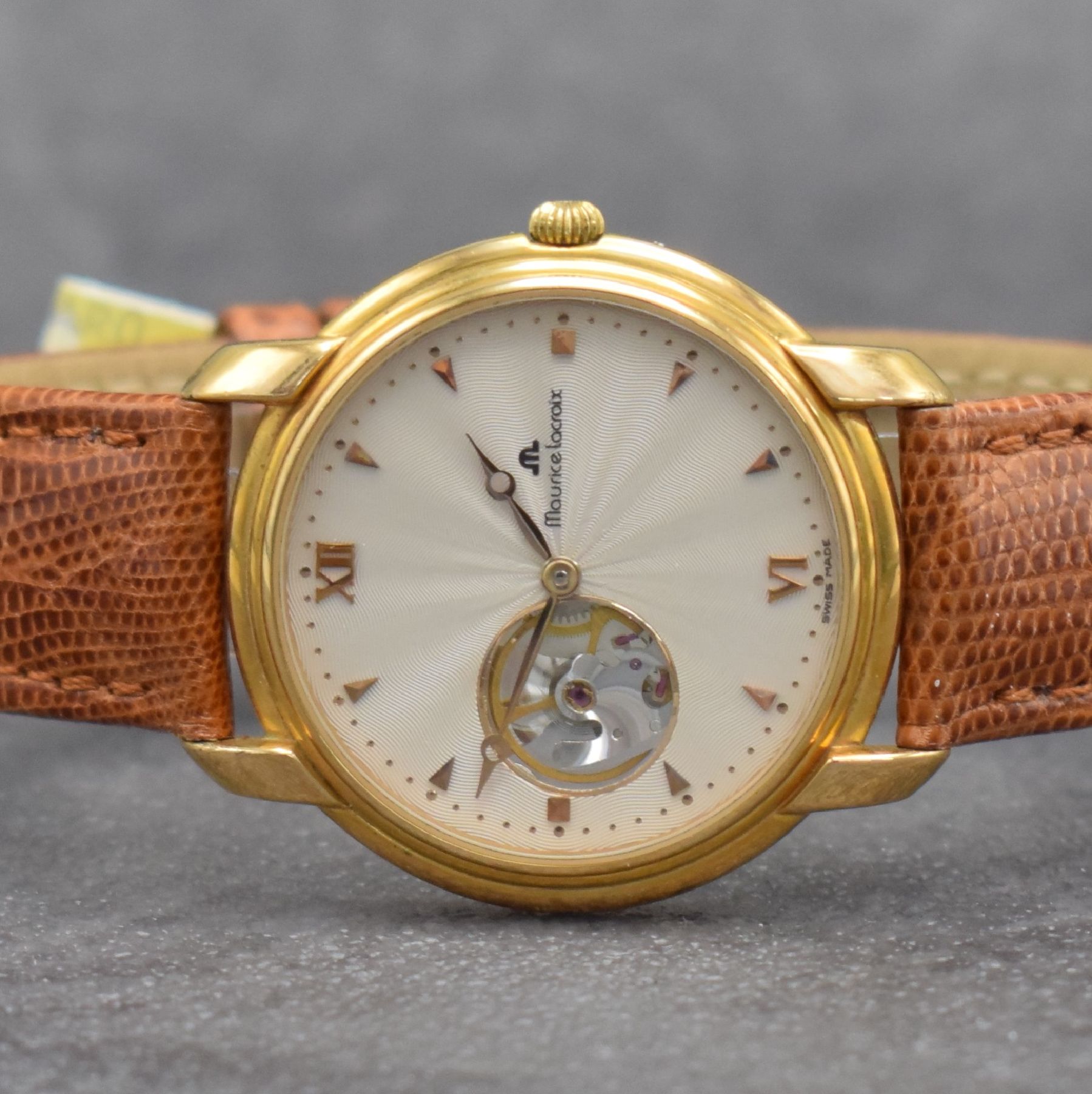 Detail a: MAURICE LACROIX Herrenarmbanduhr, Schweiz um 1995, Handaufzug, Ref. 38355, verg. Geh. beids. vergl., Boden aufgedr., Maurice Lacroix Lederband m. ...