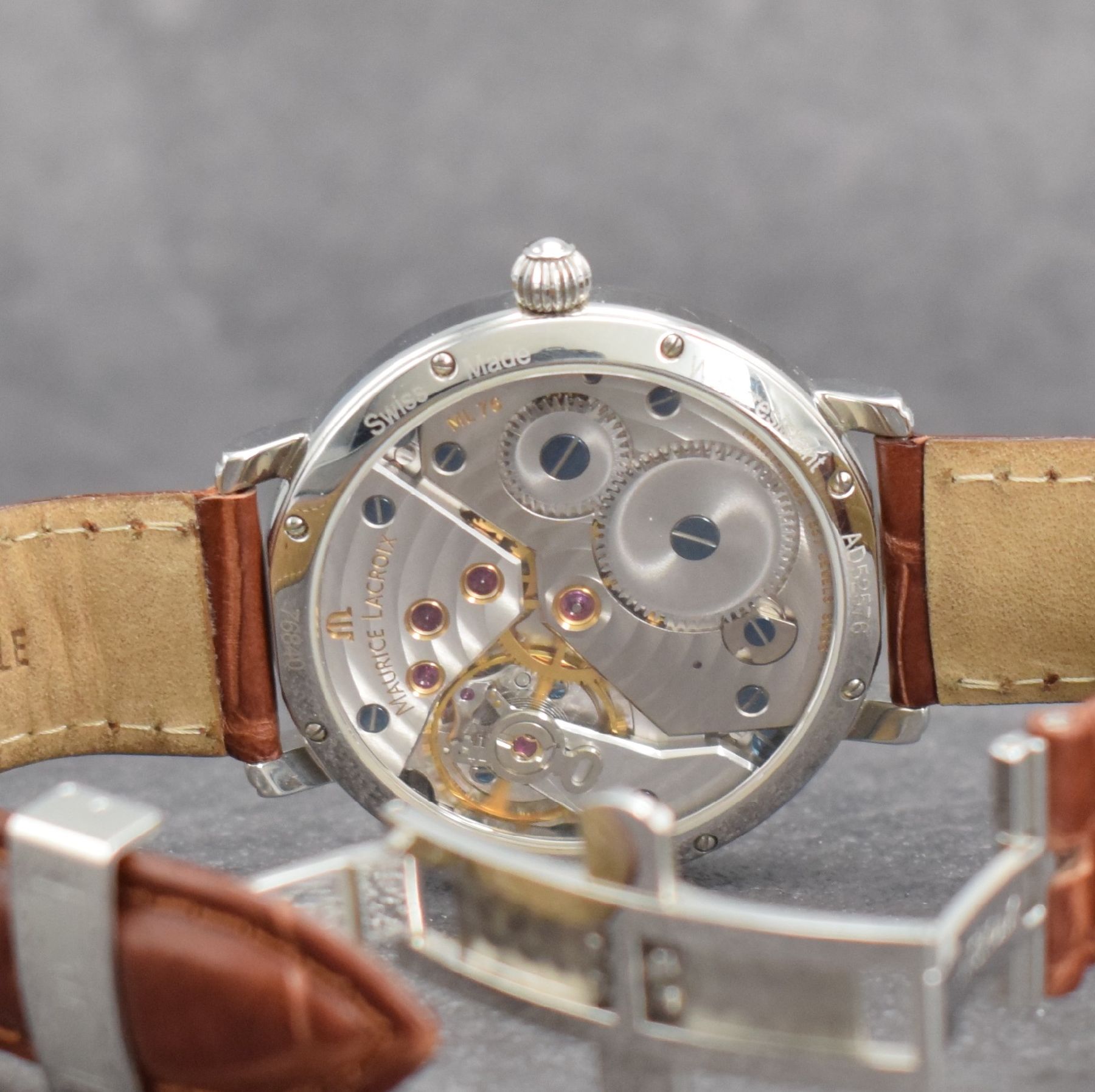 Detail e: MAURICE LACROIX Herrenarmbanduhr Modell Calendrier Rétrograde, Schweiz um 2000, Handaufzug, Ref. 76840, beids. vergl. Edelstahlgeh., Boden 8-fach ...